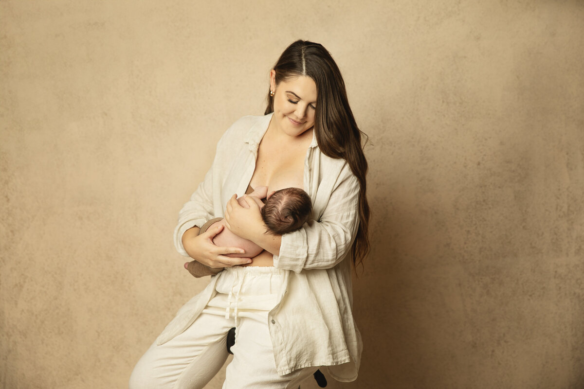 Professional newborn photography in Killeen – capturing your baby’s sweetness with stunning and artistic portraits. Book today