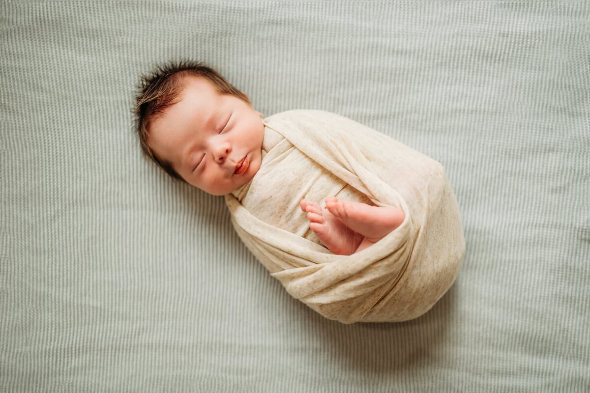swaddled-baby-toes