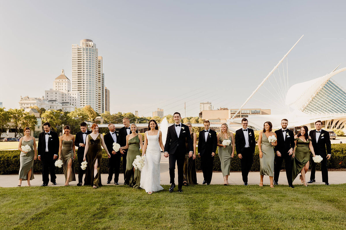 discovery-world-modern-downtown-wedding-milwaukee-072