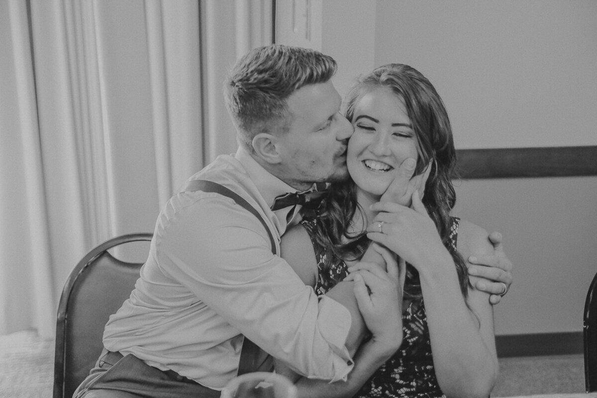 wedding speeches and cake | Iowa wedding photographer | Iowa Photographer | Playlife | Cedar Rapids | Iowa City | Kalona | Alaynna Ann Schwartz-32