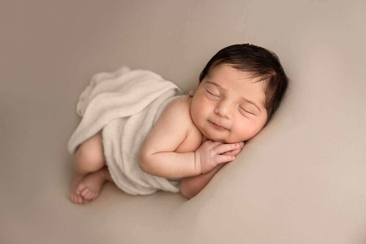 Edmonton Newborn Photography beige simple backdrop