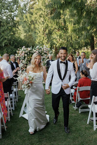 bride-and-groom-at-wedding-ceremony