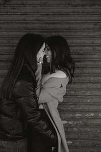 eastern-market-detroit-michigan-couples-photoshoot-lifestyle-photography-nicole-jenna-120
