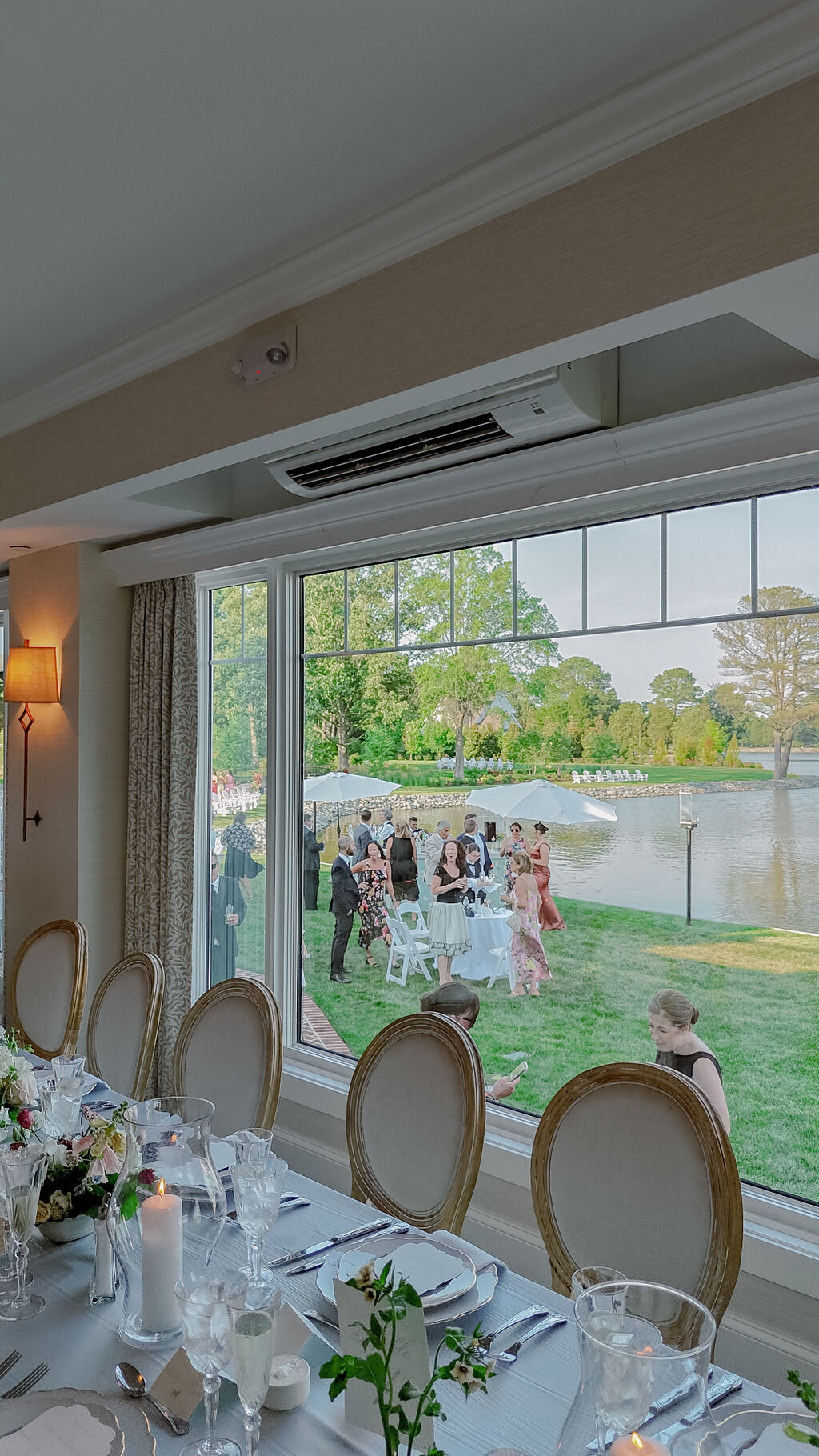 45Kate Campbell Floral The Oaks waterfront summer wedding by Julie Livingston photo