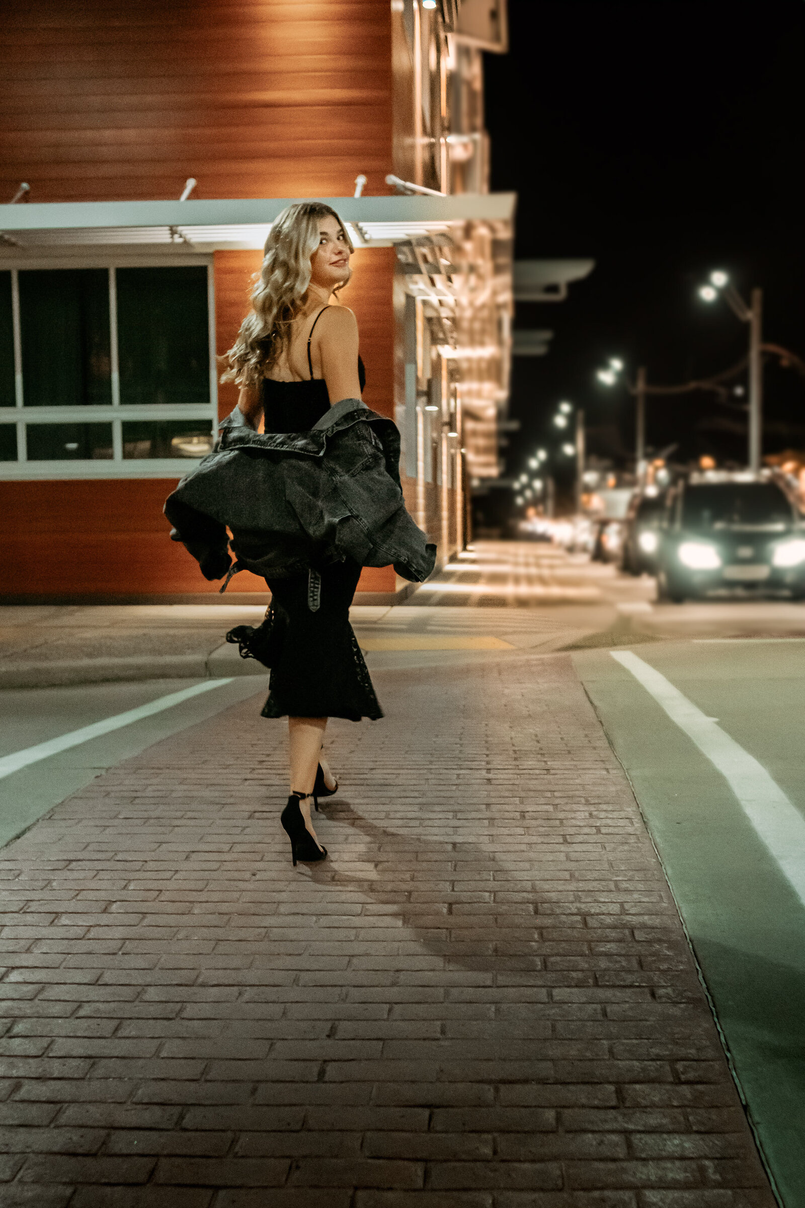 senior-photos-effingham-illinois-city-night-friends-06