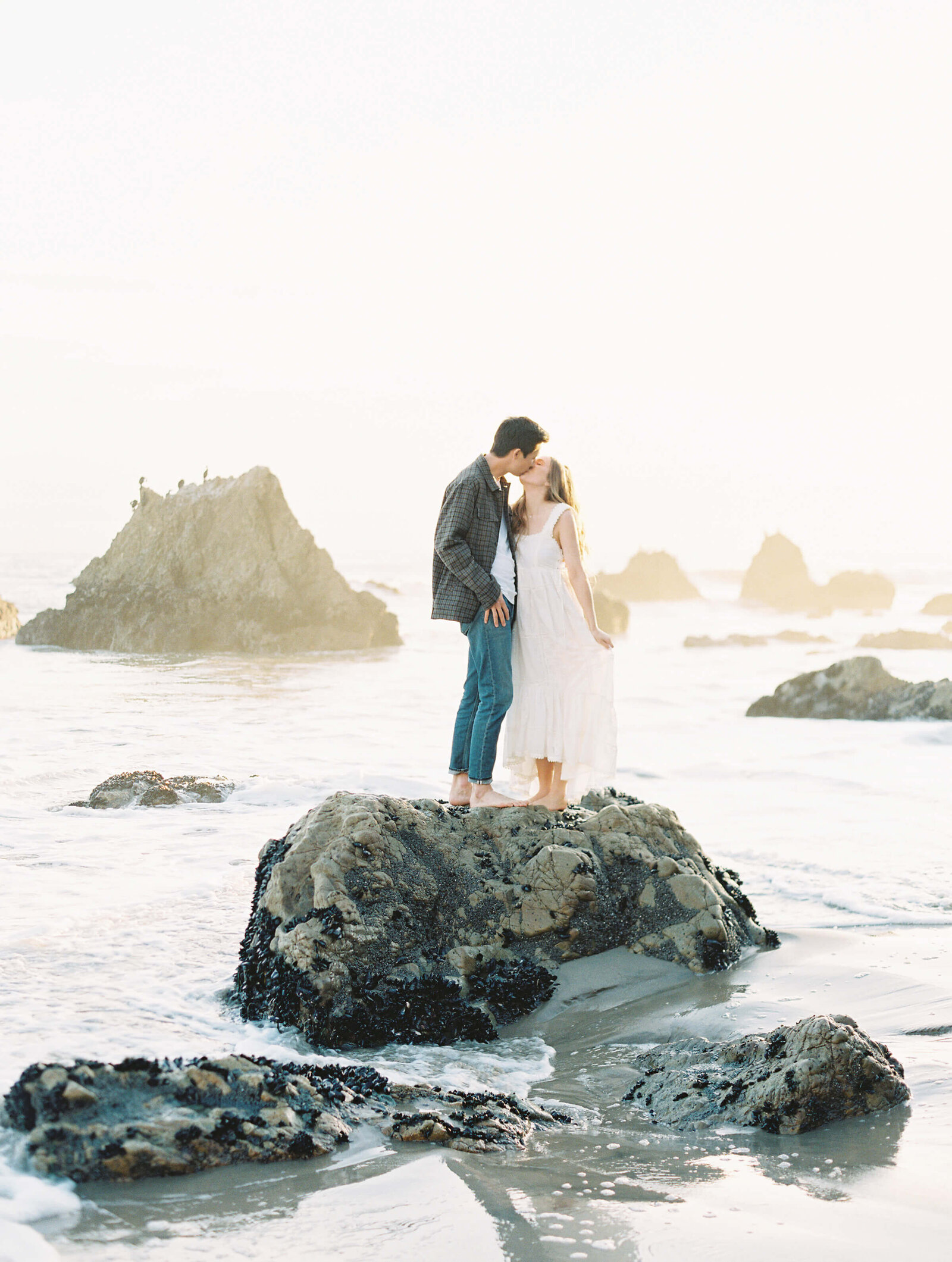 Lisa-Leanne-Photography_dreamy-spring-malibu-engagement_destination-wedding-photographer_southern-california-wedding-photographer_4