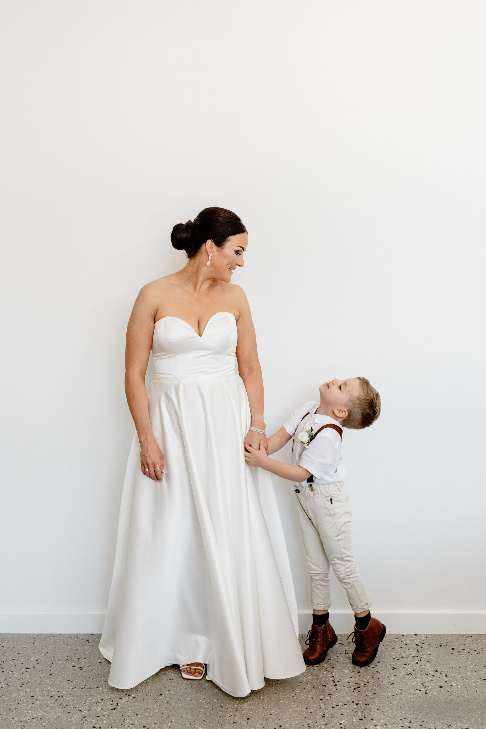 Megan and Mat - Wedding - Bride Getting Ready - JessicaCarrollPhotographer-88