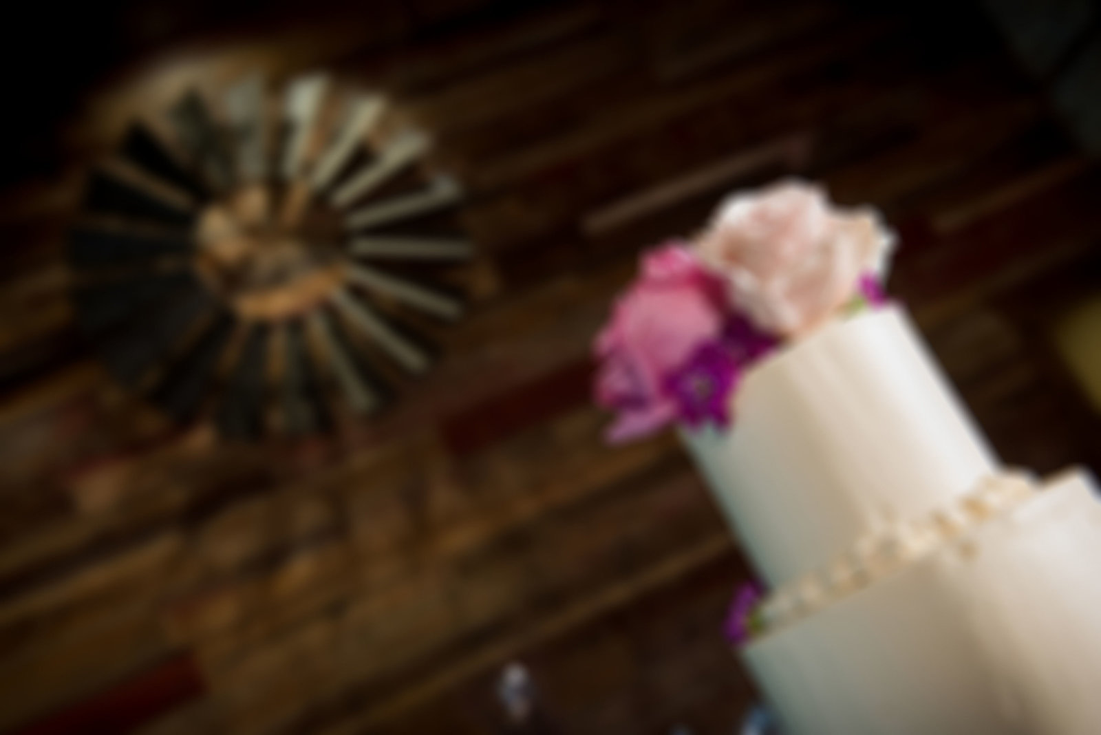 Blur-Fisherman's-Inn-Wedding-Cake-Windmill
