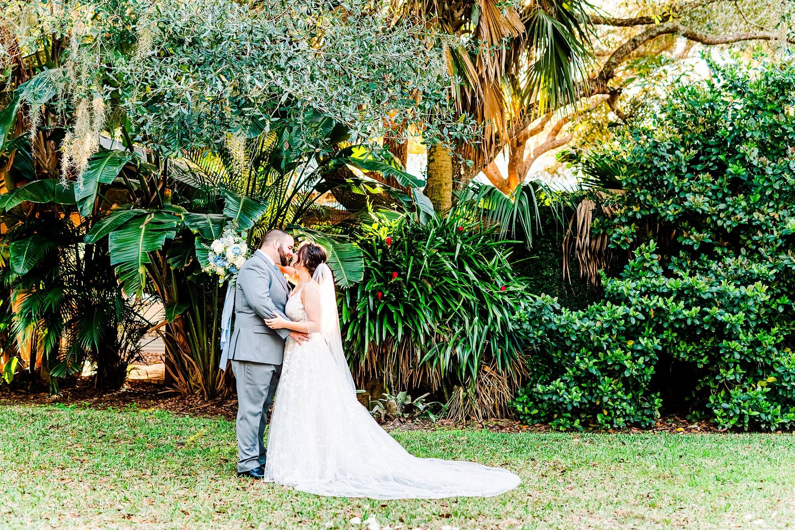 Florida Wedding Photographer | The Delamater House Wedding | Chynna Pacheco Photography-674
