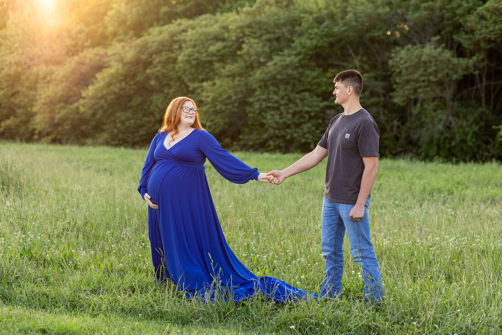 golden-hour-outdoor-maternity-photography-session-Lexington-KY-photographer