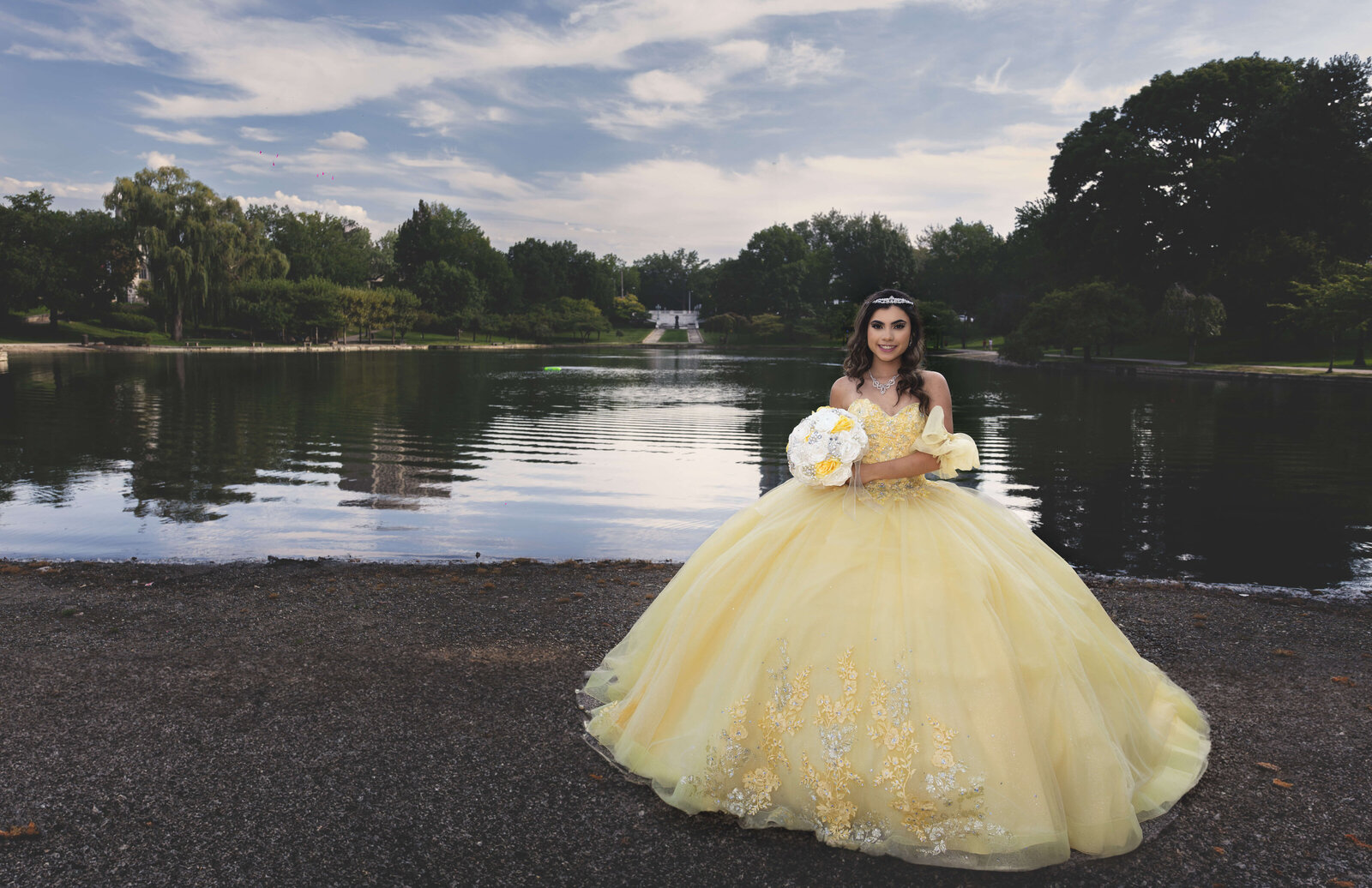 Quinceanera-Dress_Scioto-Mile_Columbus-Ohio-Photographer_11.jpg