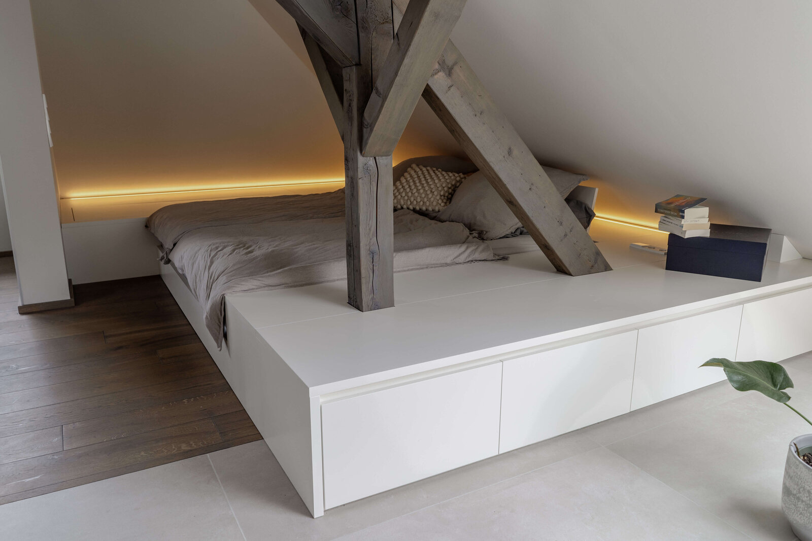von-dach-bis-keller-12-schlafzimmer-dachgeschoss