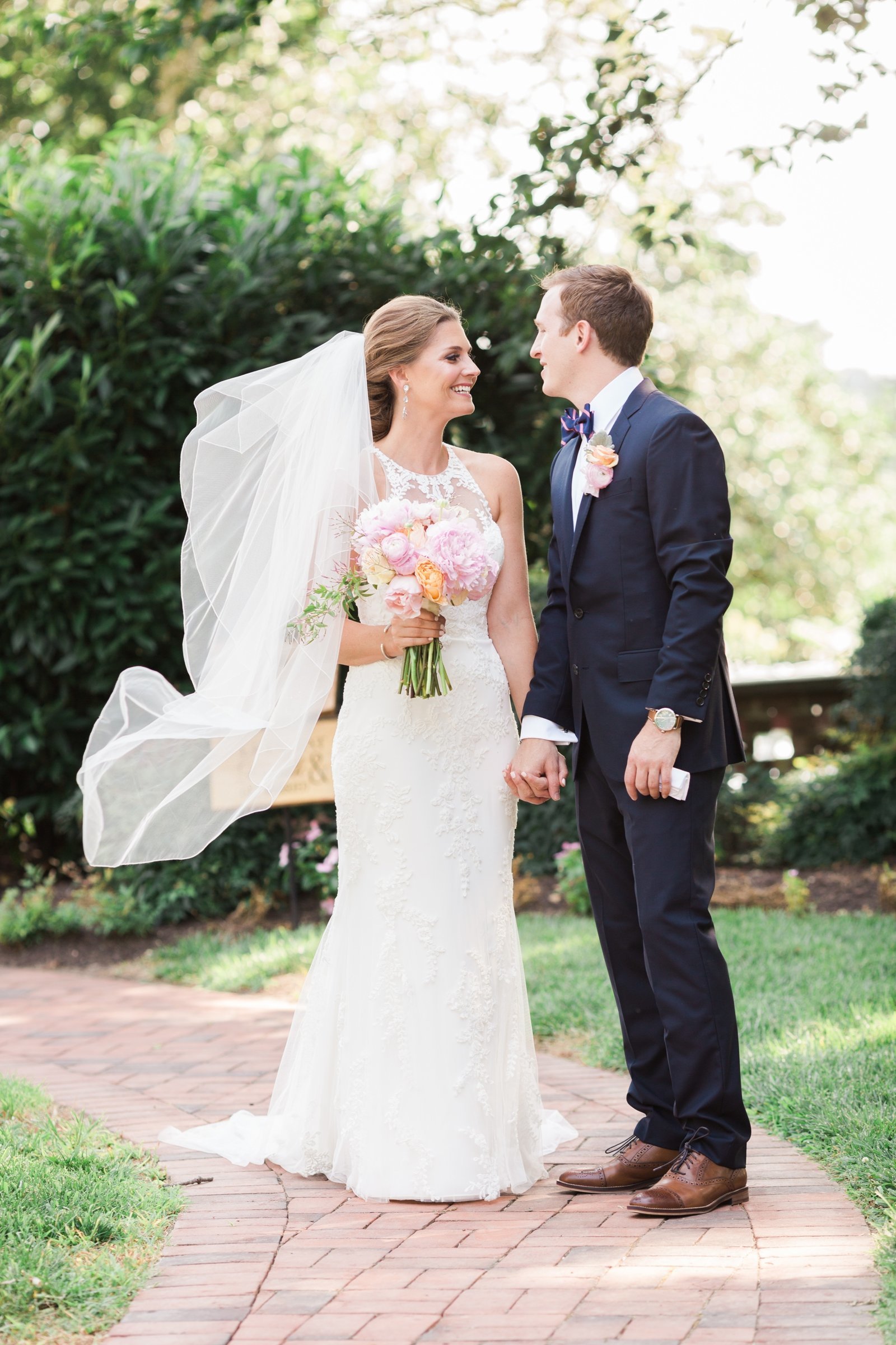 i-pink-floral-va-estate-wedding_1616