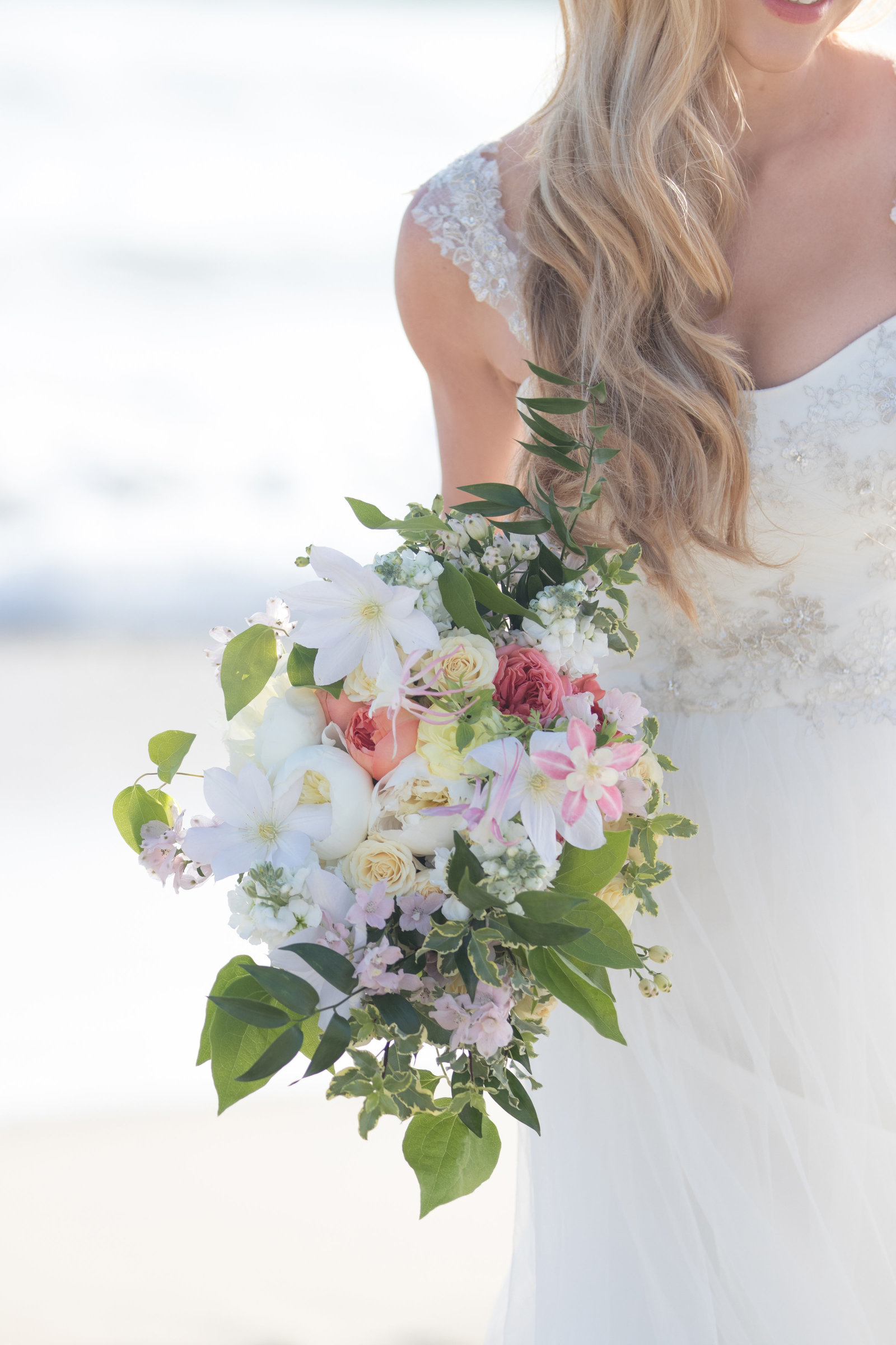 IMG_4197re StudioCaroline Romantic Beach Florals