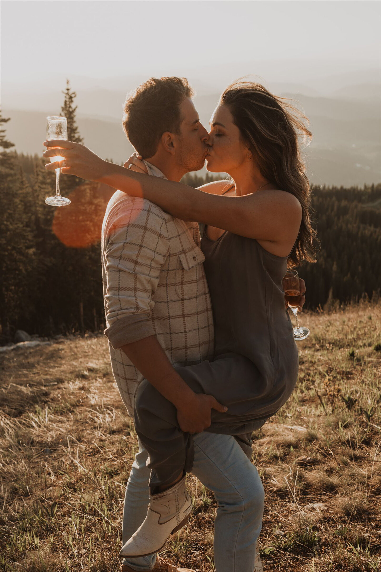 Summer engagement picnic in Aspen, Colorado
