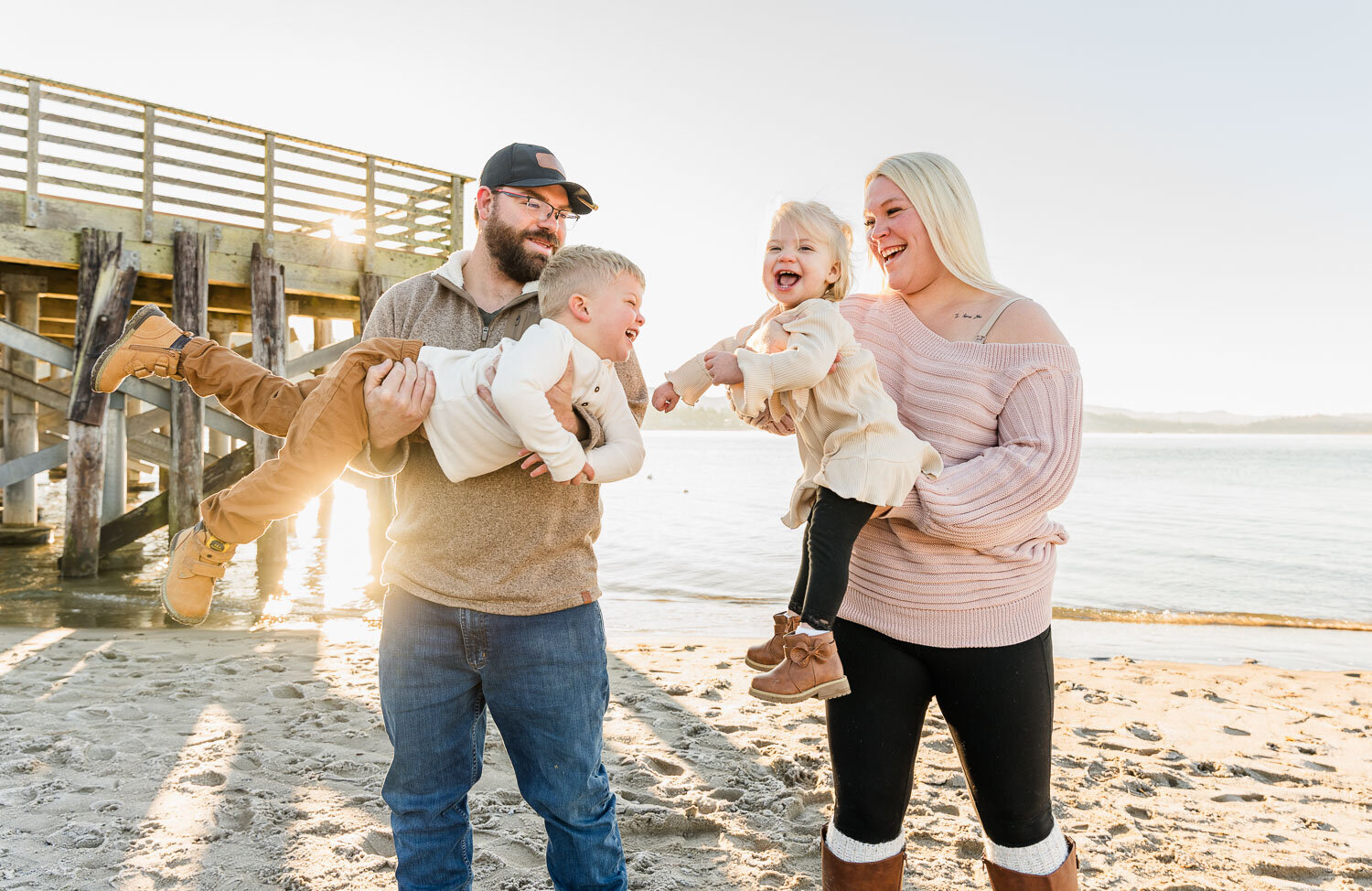 Family Photographer in Lincoln City, Oregon 