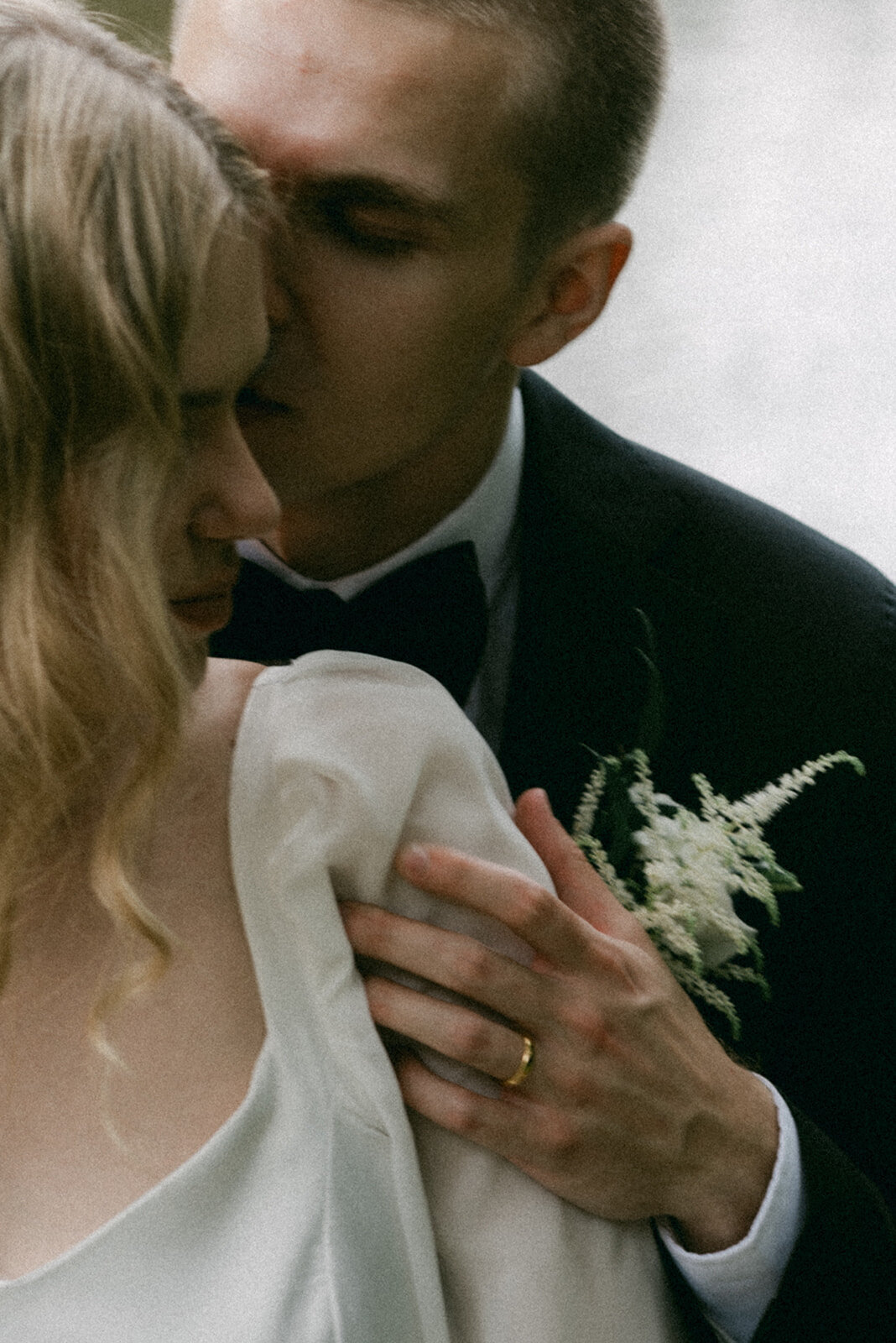 Wedding photo of an Intimate and romantic wedding  photography session in Porvoo by photographer Hannika Gabrielsson