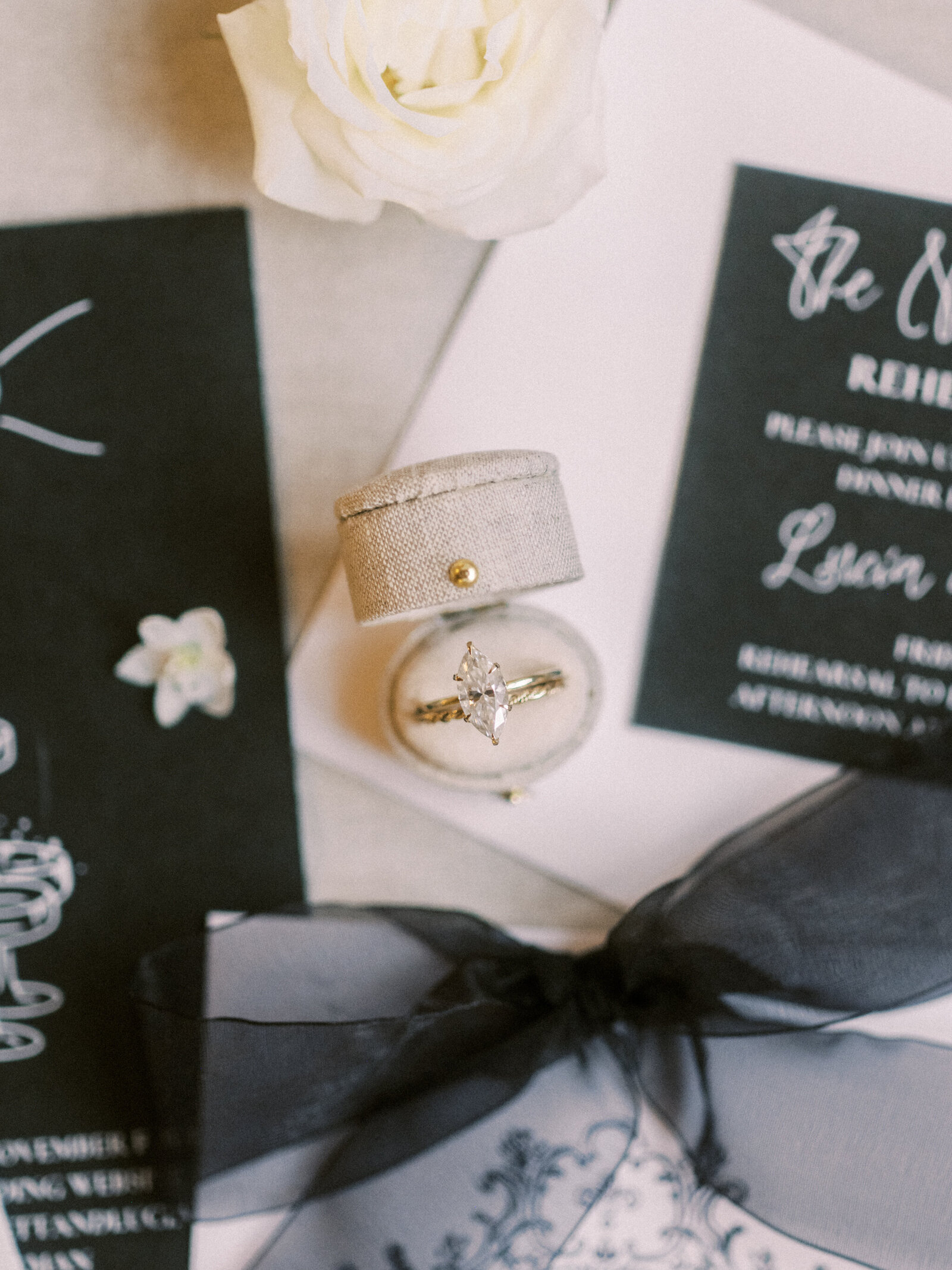 calgary_wedding_photographers_fairmont_banff_springs_christmas_wedding_nicole_sarah-1-6