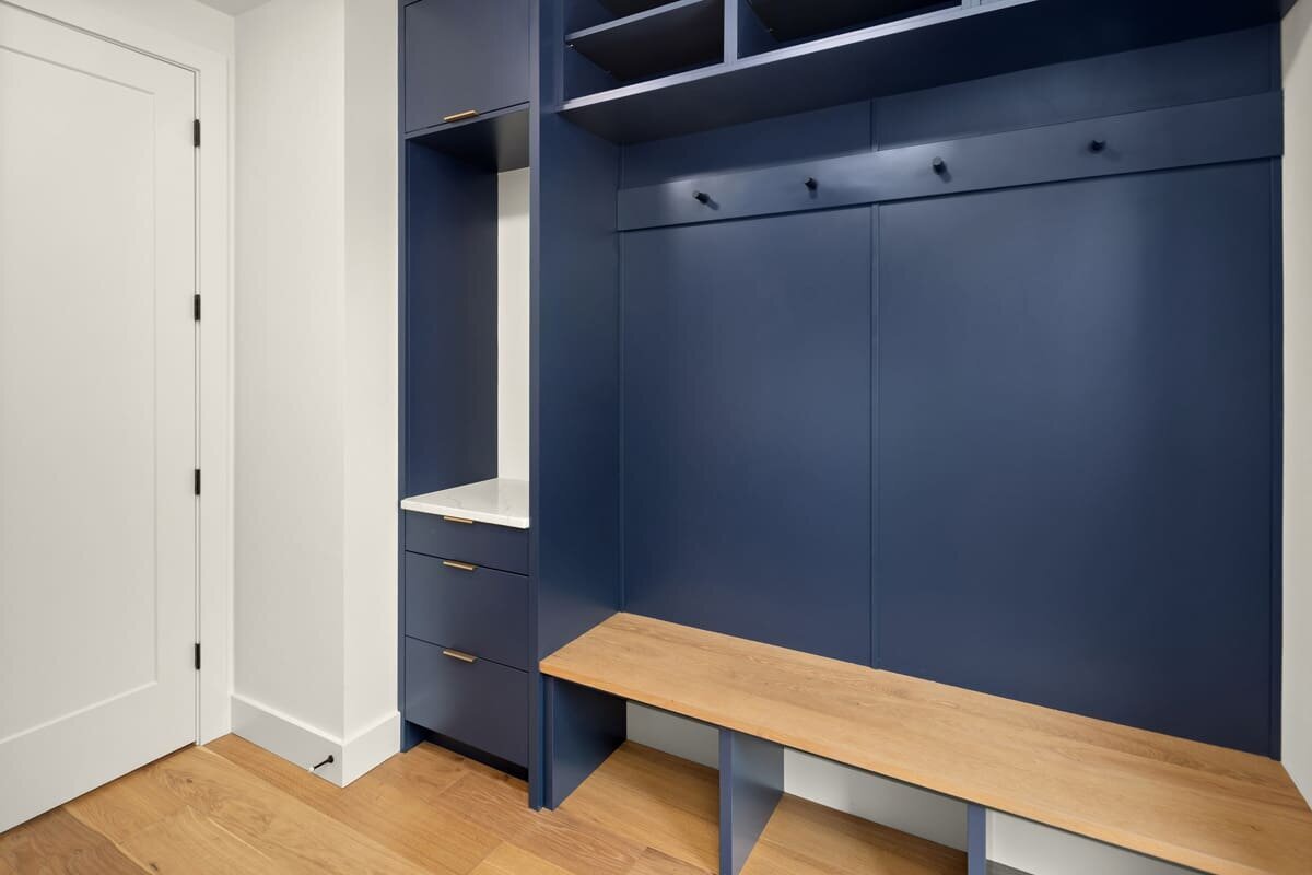 Livingston-Custom-Homes-West-Kelowna-Spec-Build-Foyer