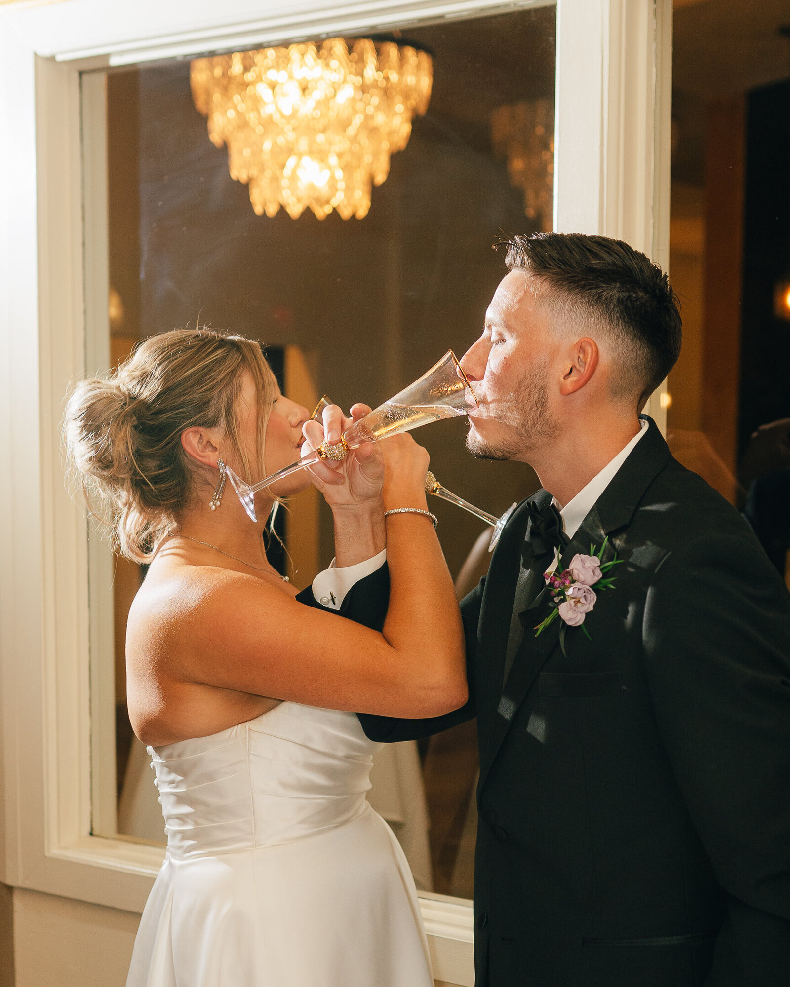 Corby Intercontinental Hotel Kansas City Wedding Plaza-214