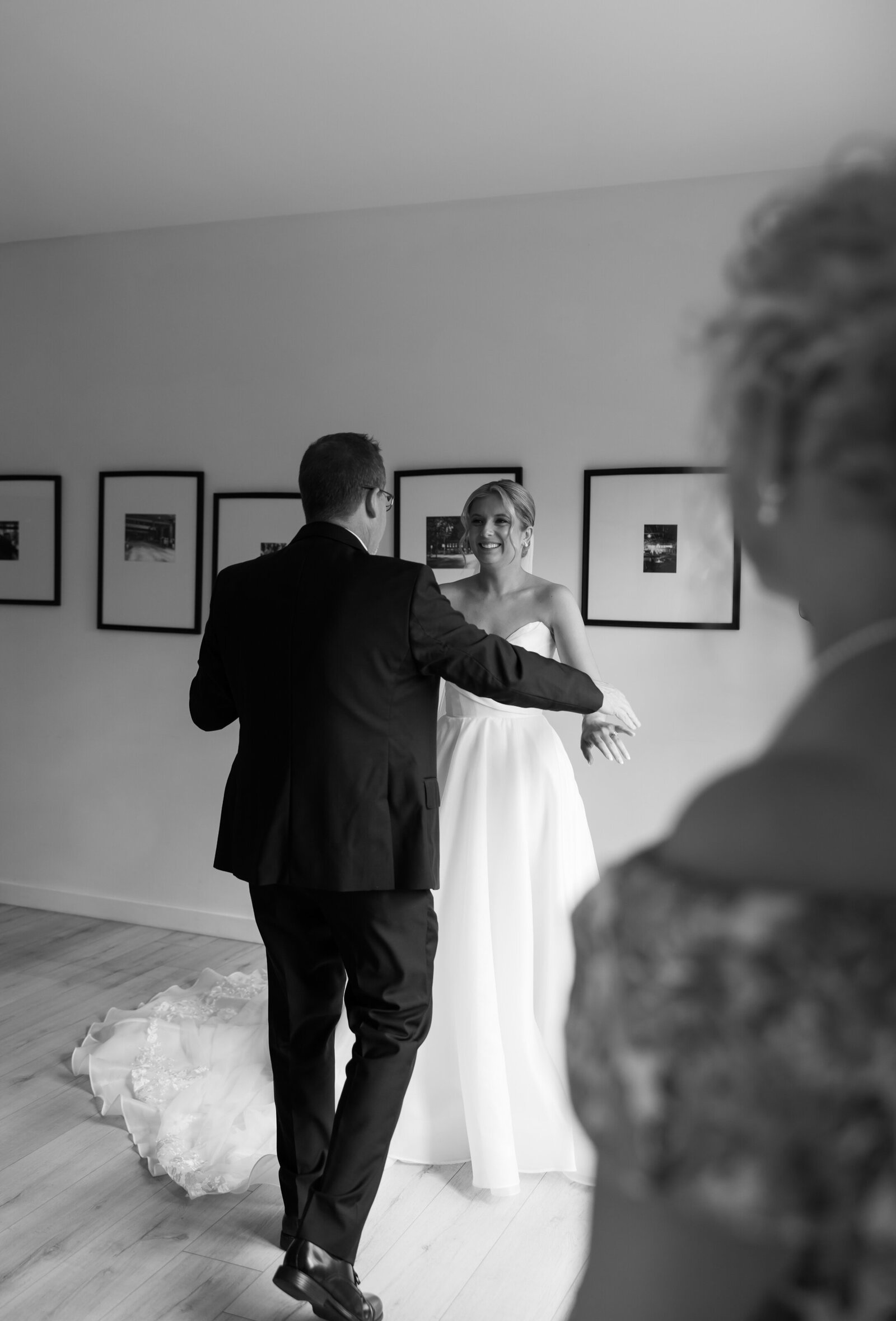 Wild Carrot St. Louis Wedding Photographer Lainie Arnold Photography-32