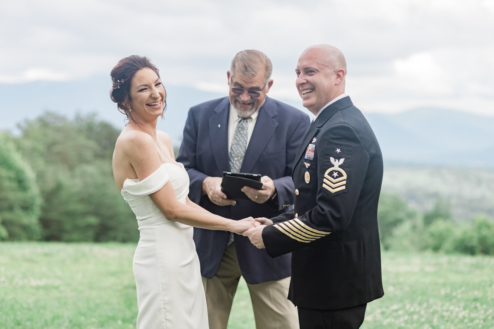 Newport-Tennessee-Elopement-Christopher-Place-Willow-And-Rove-16