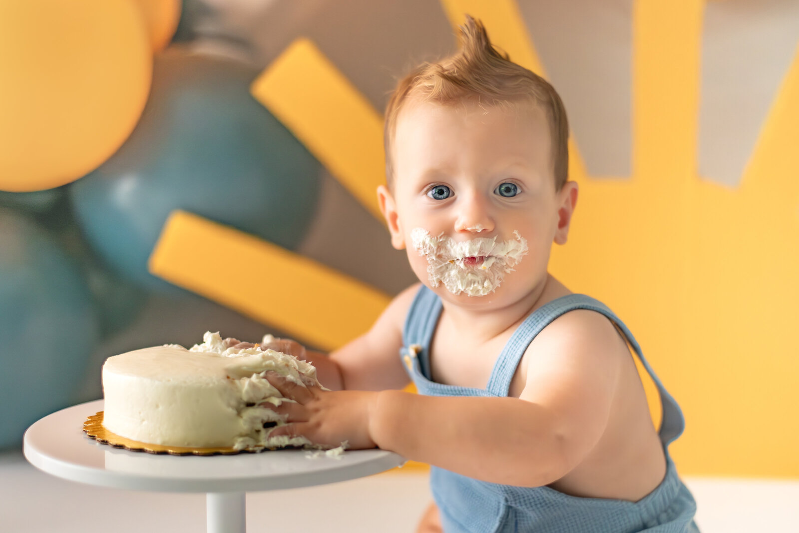 Cleveland Cake Smash Photographer (7)
