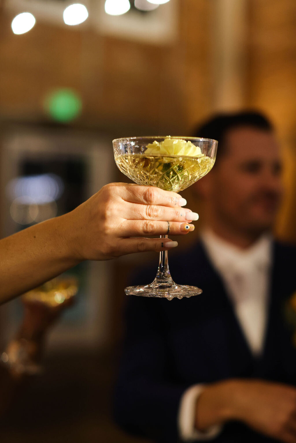 wedding-cheers-brick-wedding-san-diego-sarah-block-photography