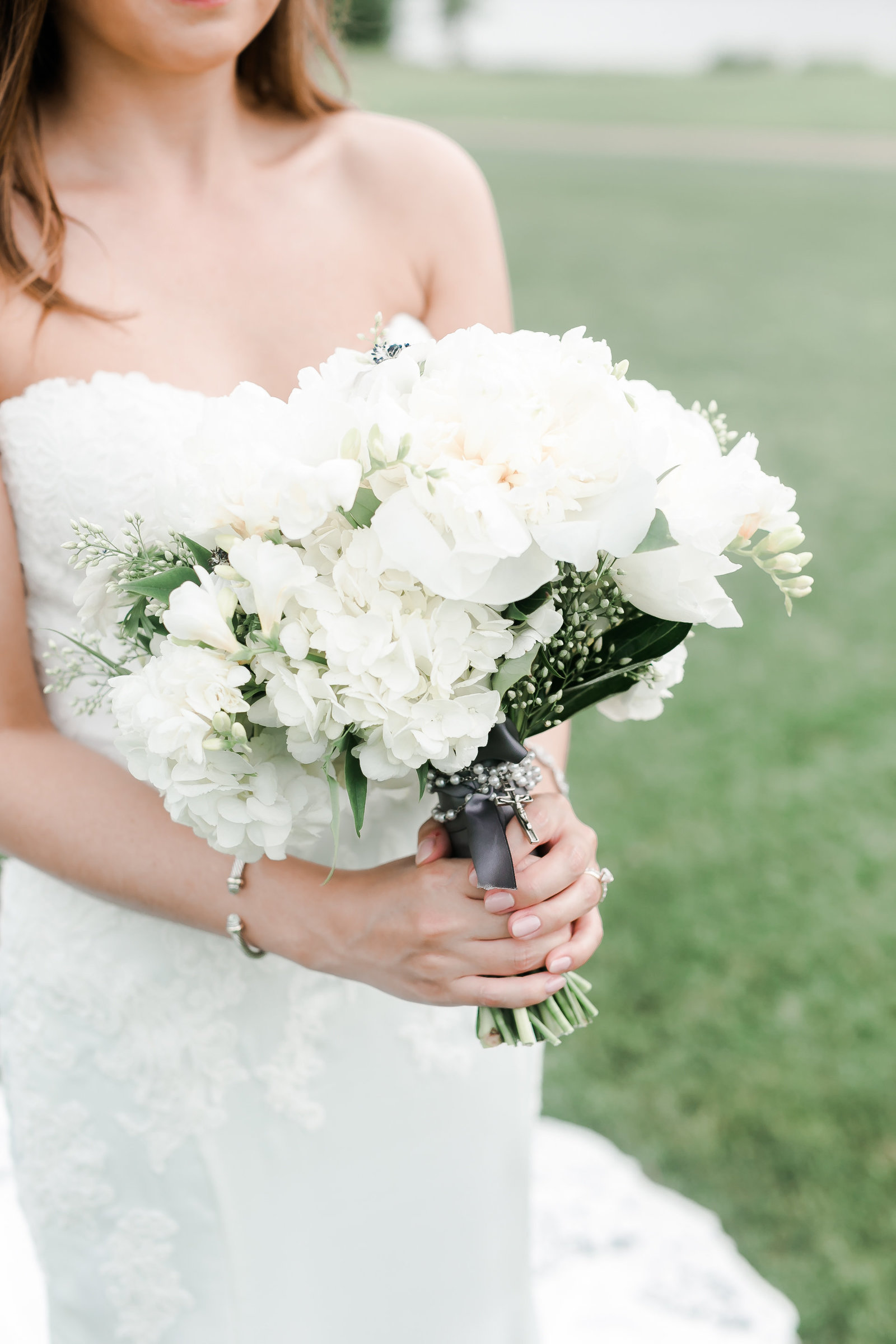 Two Rivers Country Club Classic Memorial Day Wedding by Elizabeth Friske Photography-45