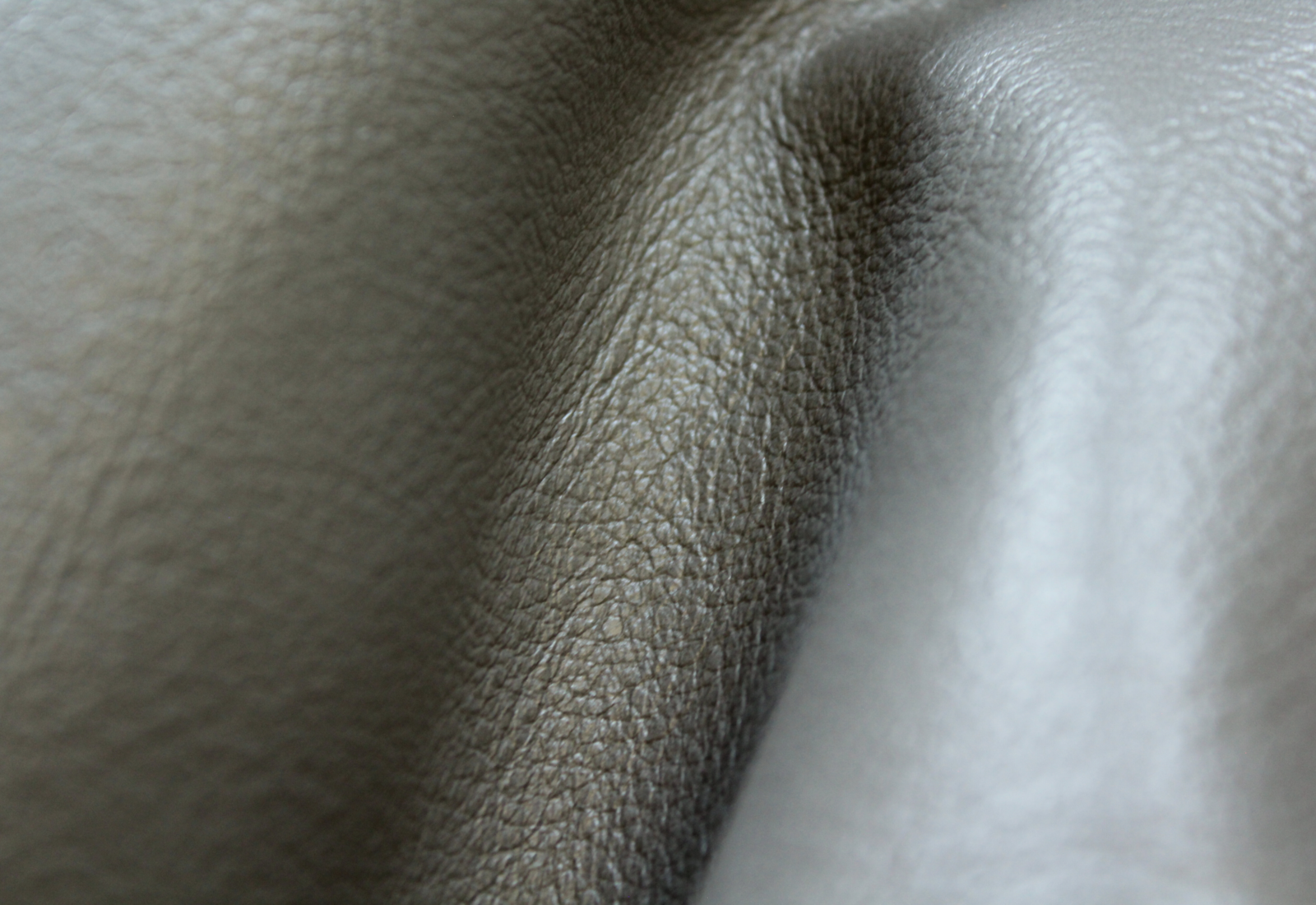 Amadeus Fog Leather
