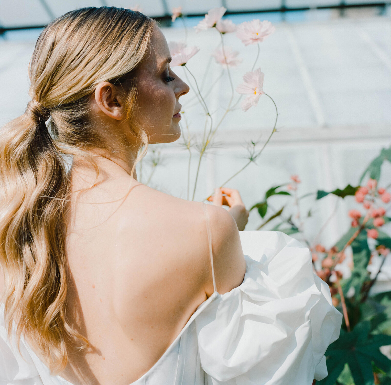 _Gus_Verdin_Wave-Hill-nyc-BAZAAR-brides-Little-Black-Book-harpers-BAZAAR-A-Top-Wedding-Photographer-in-the-World-judith-rae-1182