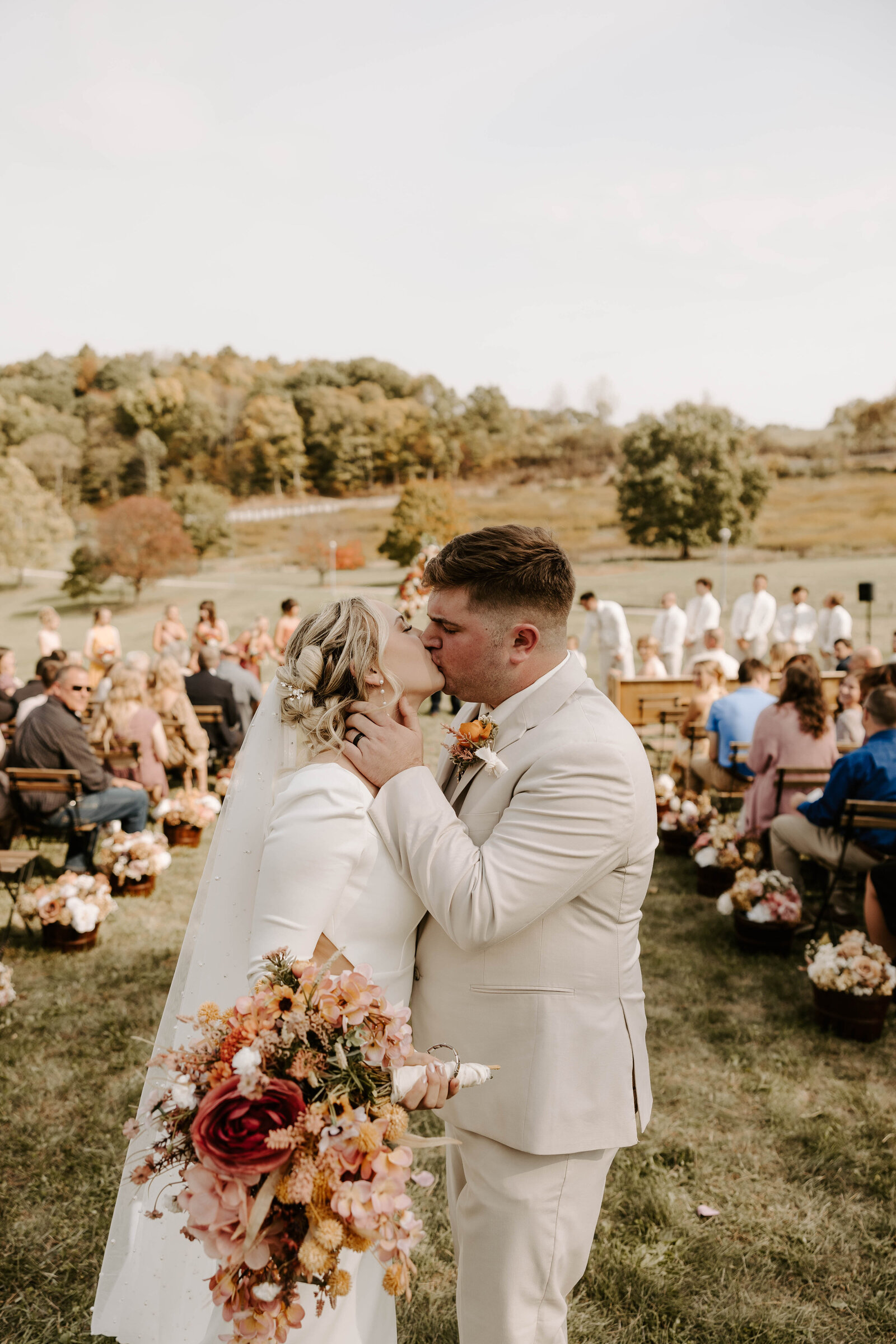 NewlywedskissingSavanna