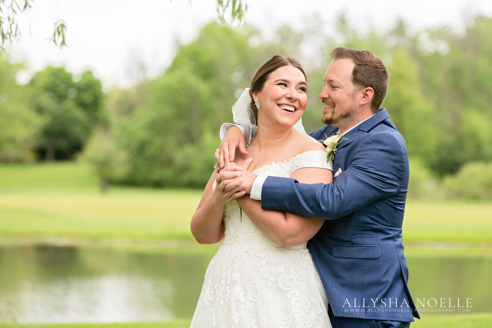 Wedding-at-River-Club-of-Mequon-356