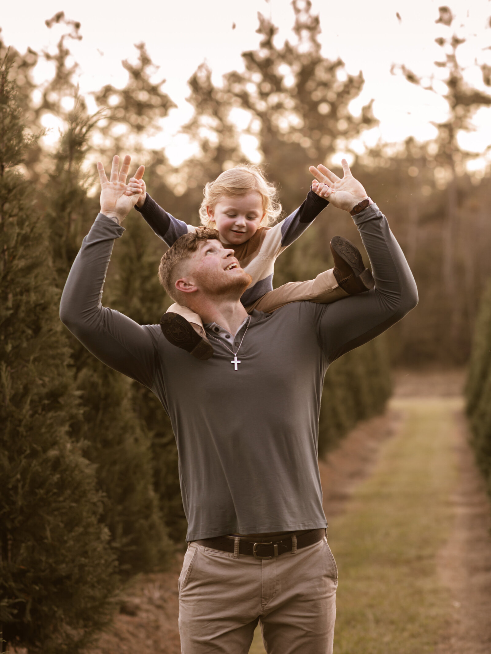 ChristmasTreeFarmMinis-Kaleigh-18