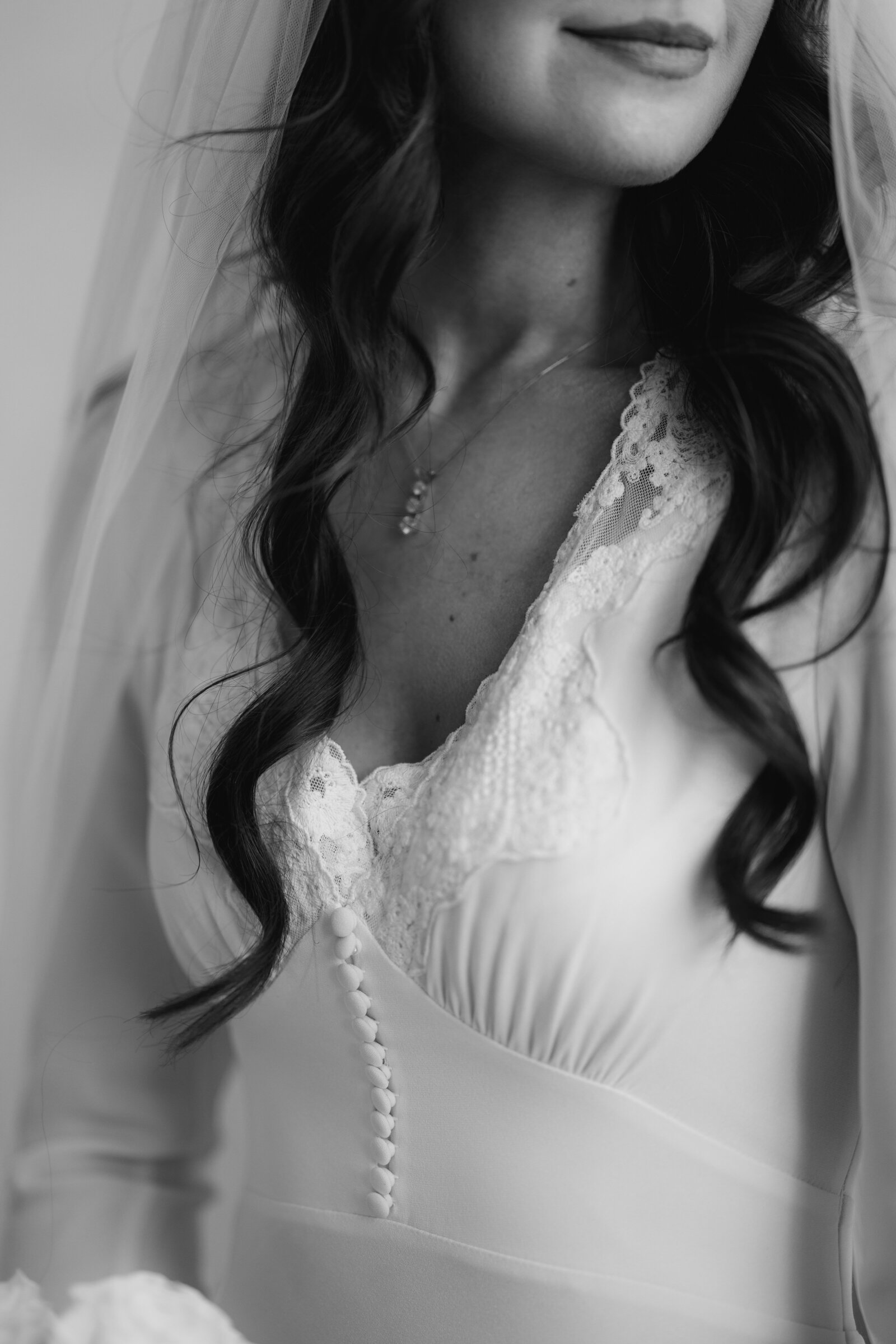 adorlee-weddings-088-editorial-bridal-portraits-at-old-marylebone-town-hall-london
