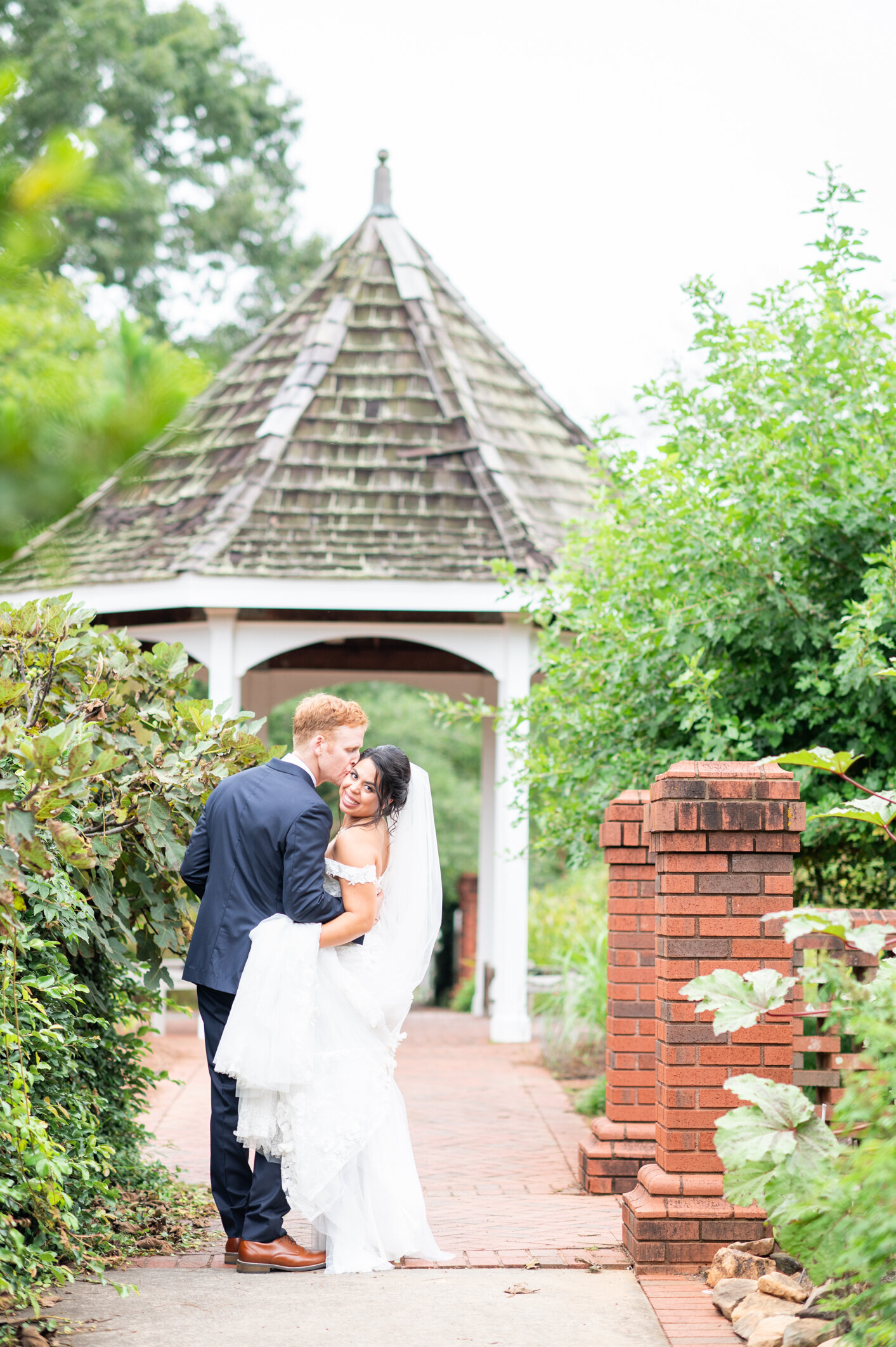botanic garden wedding bride and groom portrait