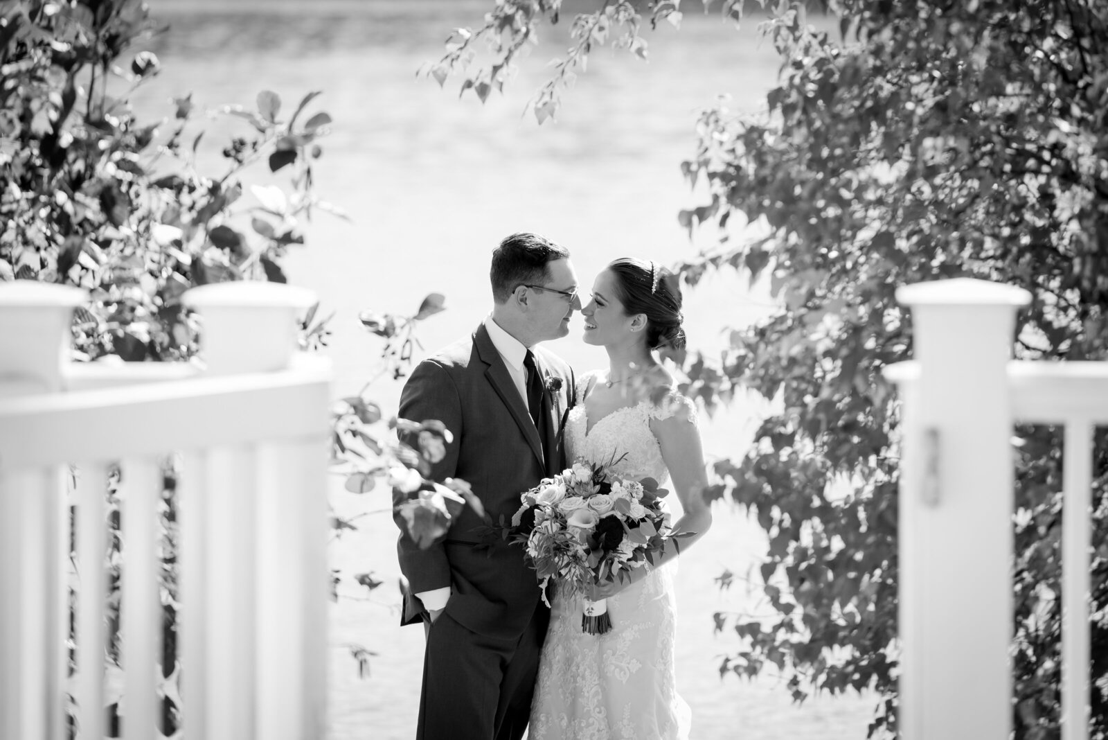 fall-wedding-at-lake-pearl-by-shawon-davis-wrentham-ma-wedding-photos-86