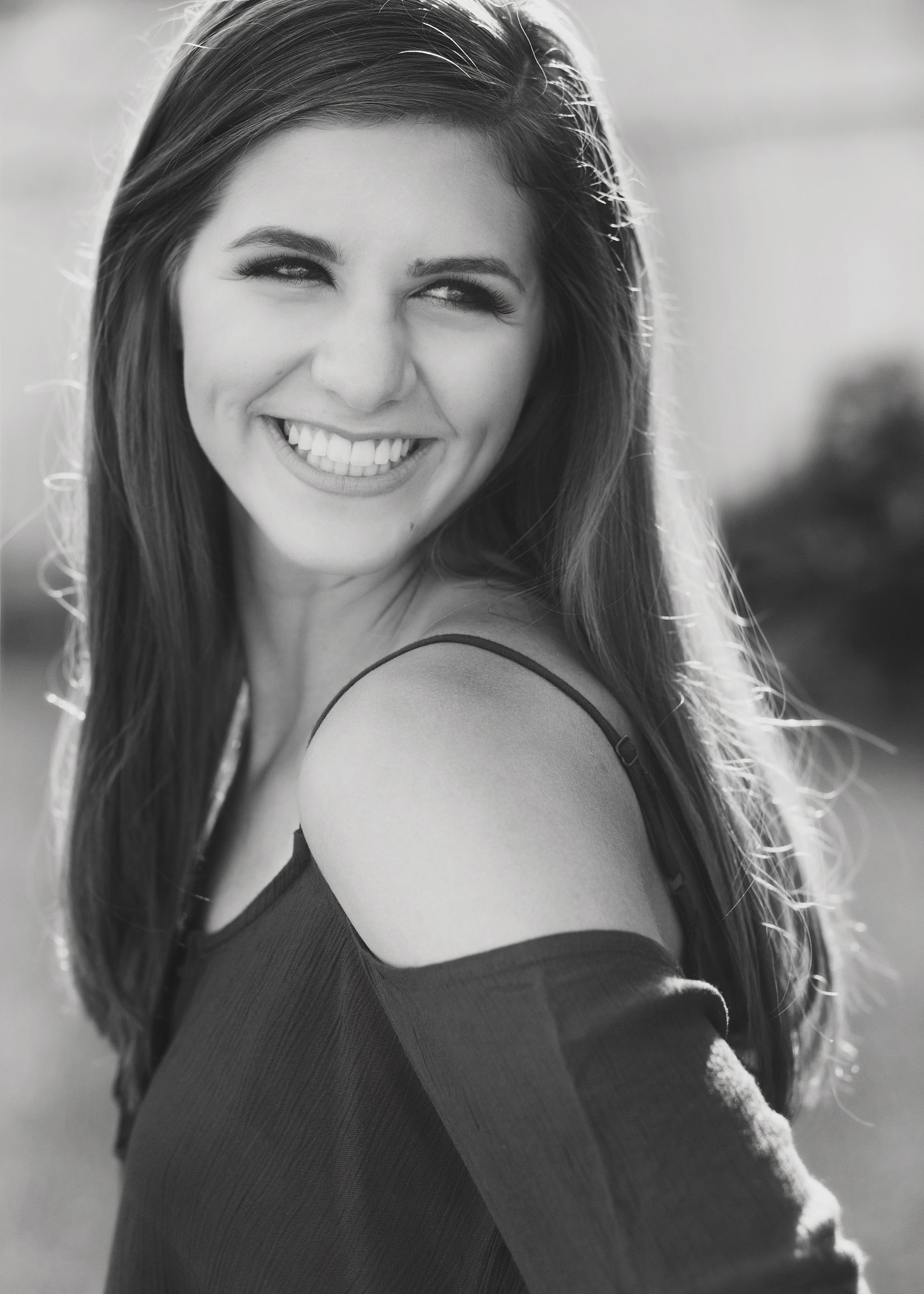 smiley senior pictures