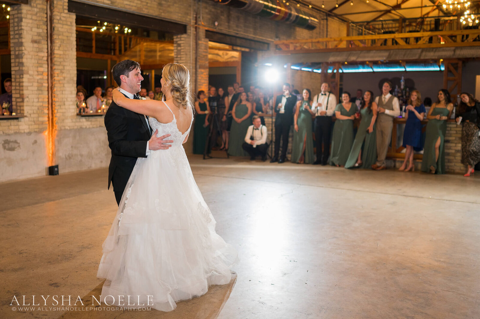 Wedding-at-The-Factory-on-Barclay-in-Milwaukee-1059