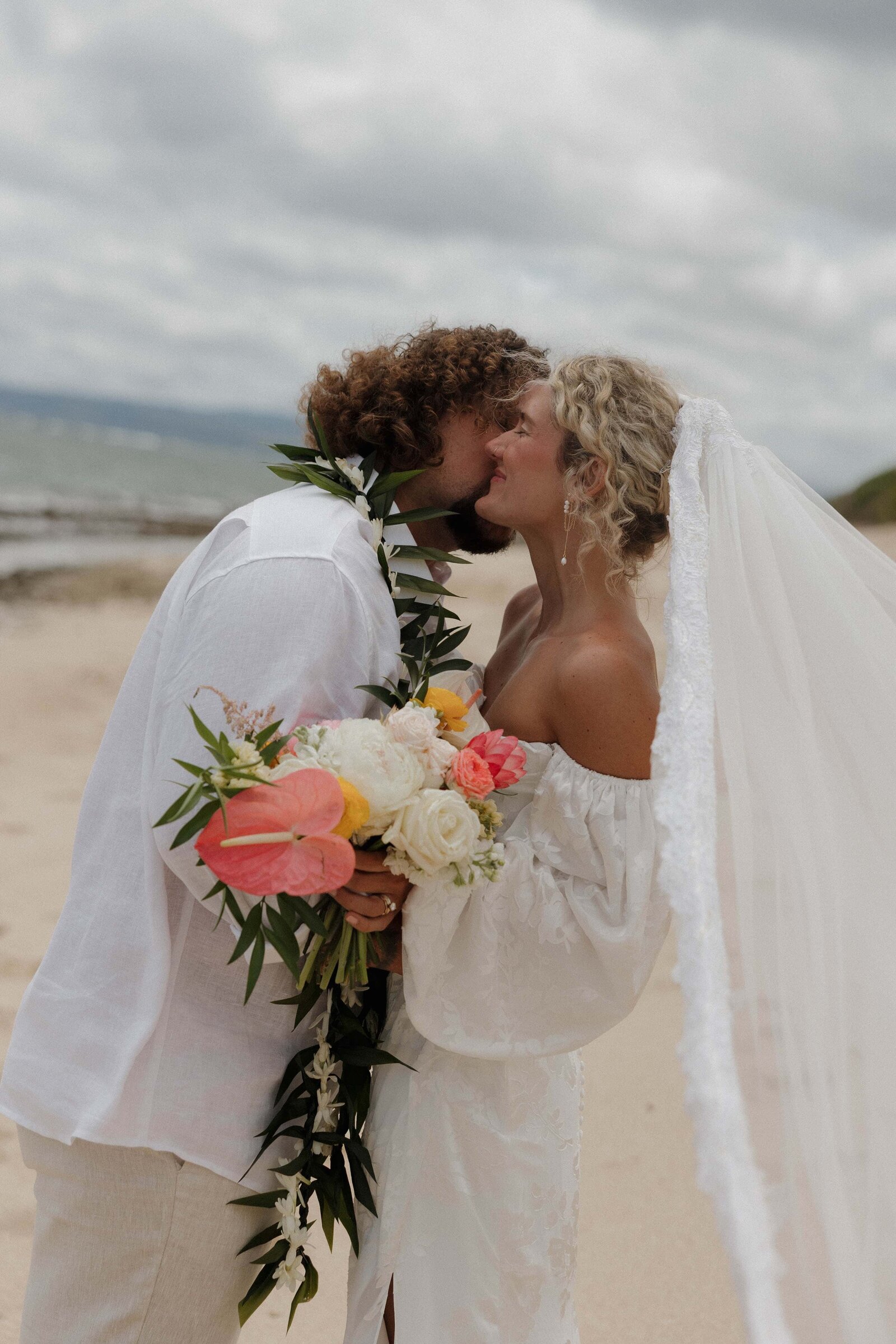 Cassie Beth Photography is a Hawaii Wedding Photographer
