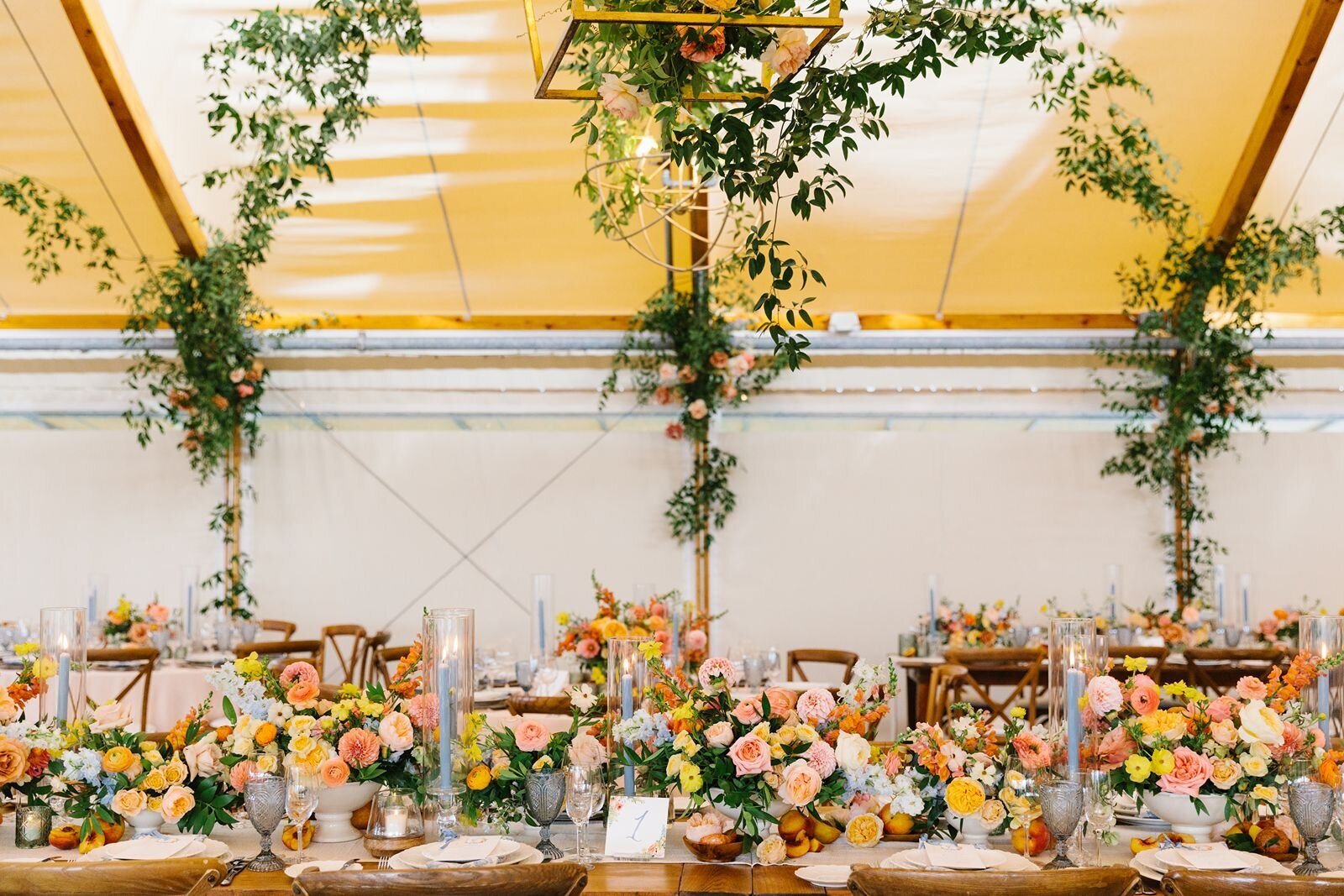 leila-james-events-newport-rhode-island-luxury-wedding-planner-castle-hill-inn-venue-erin-mcginn-wedding-photographer-bright-florals-CH0610 copy
