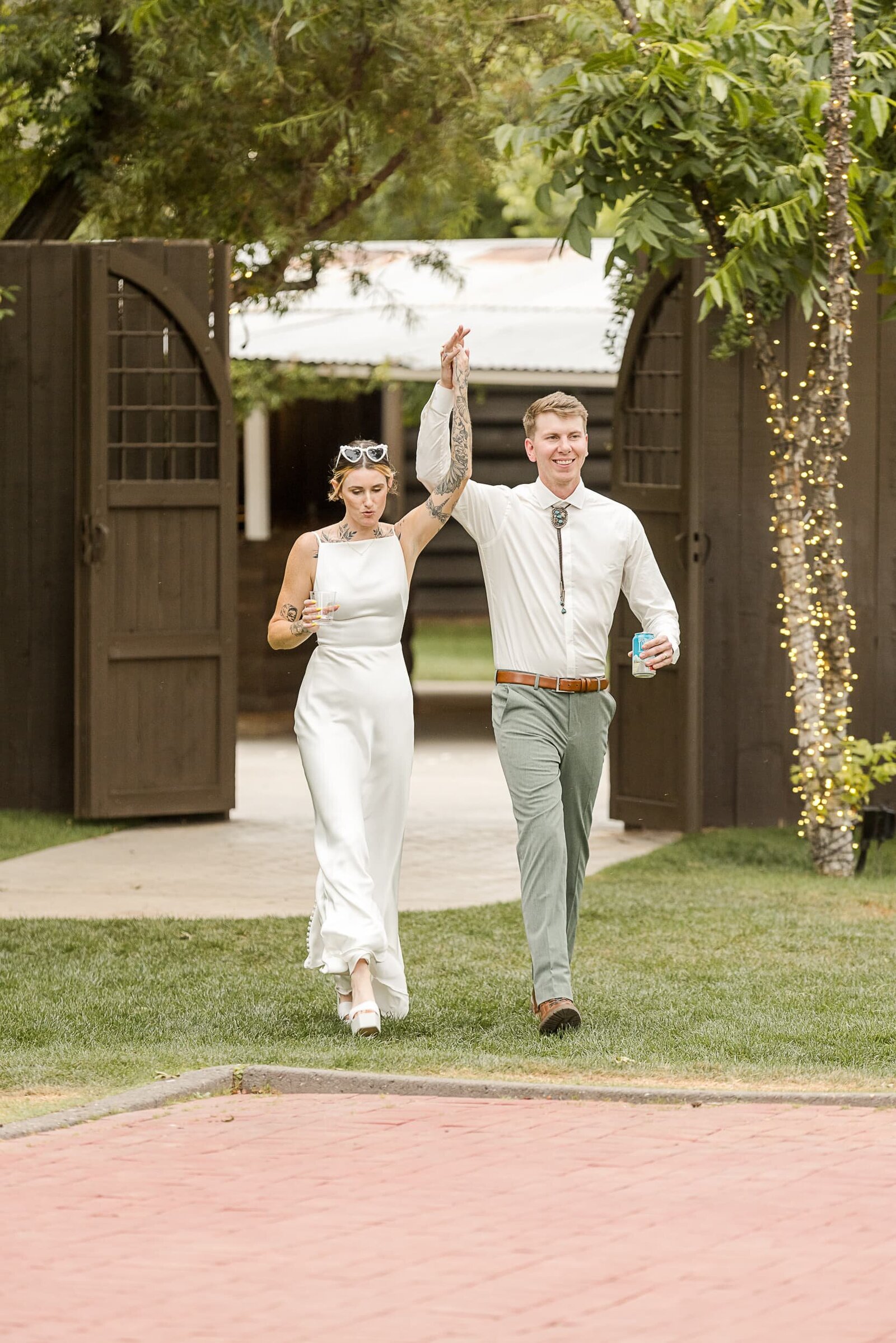 Phoenix-Wedding-Photographer-and-Videographer-Venue-at-the-Grove-IngWed-1186