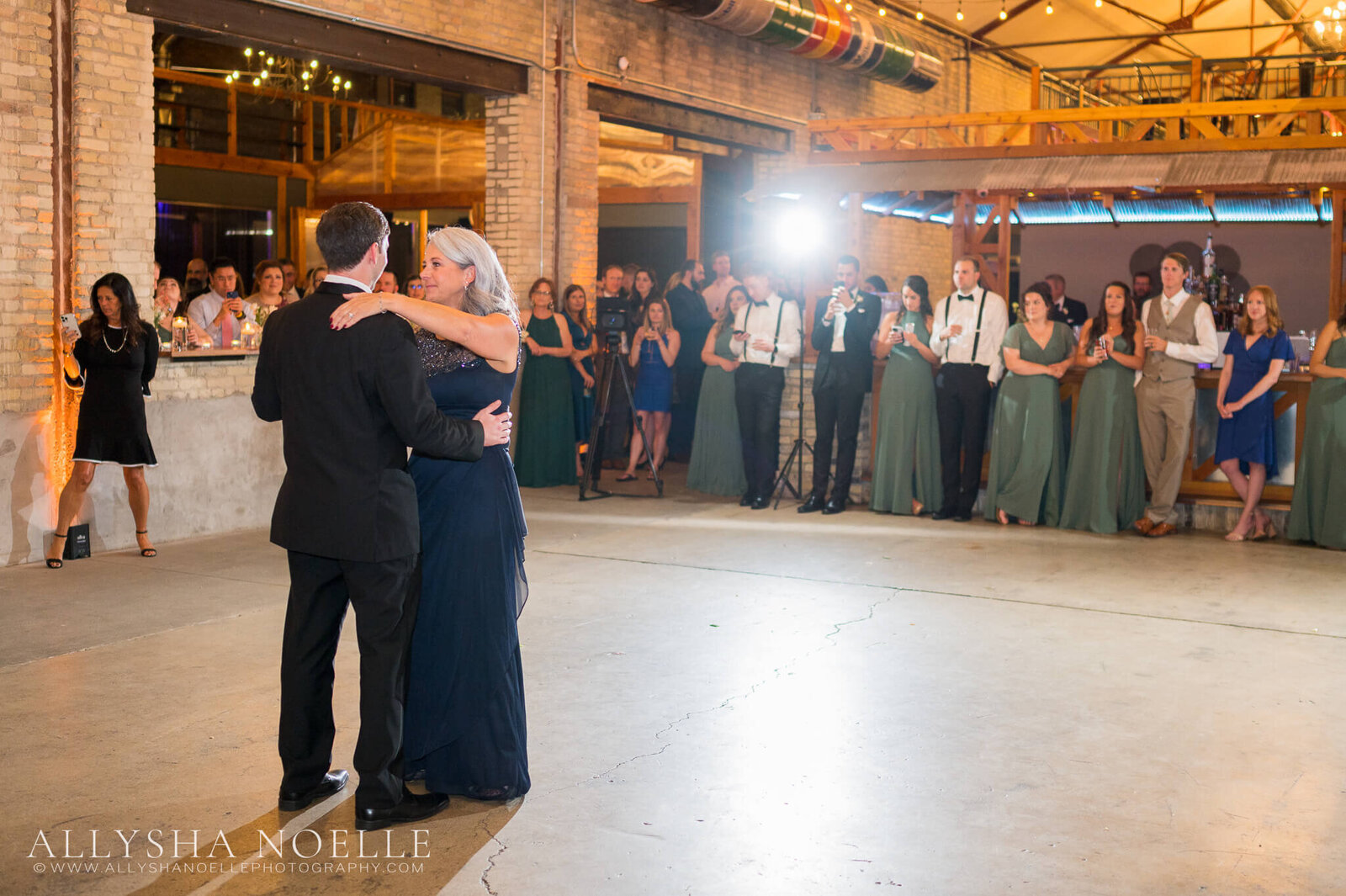 Wedding-at-The-Factory-on-Barclay-in-Milwaukee-1099
