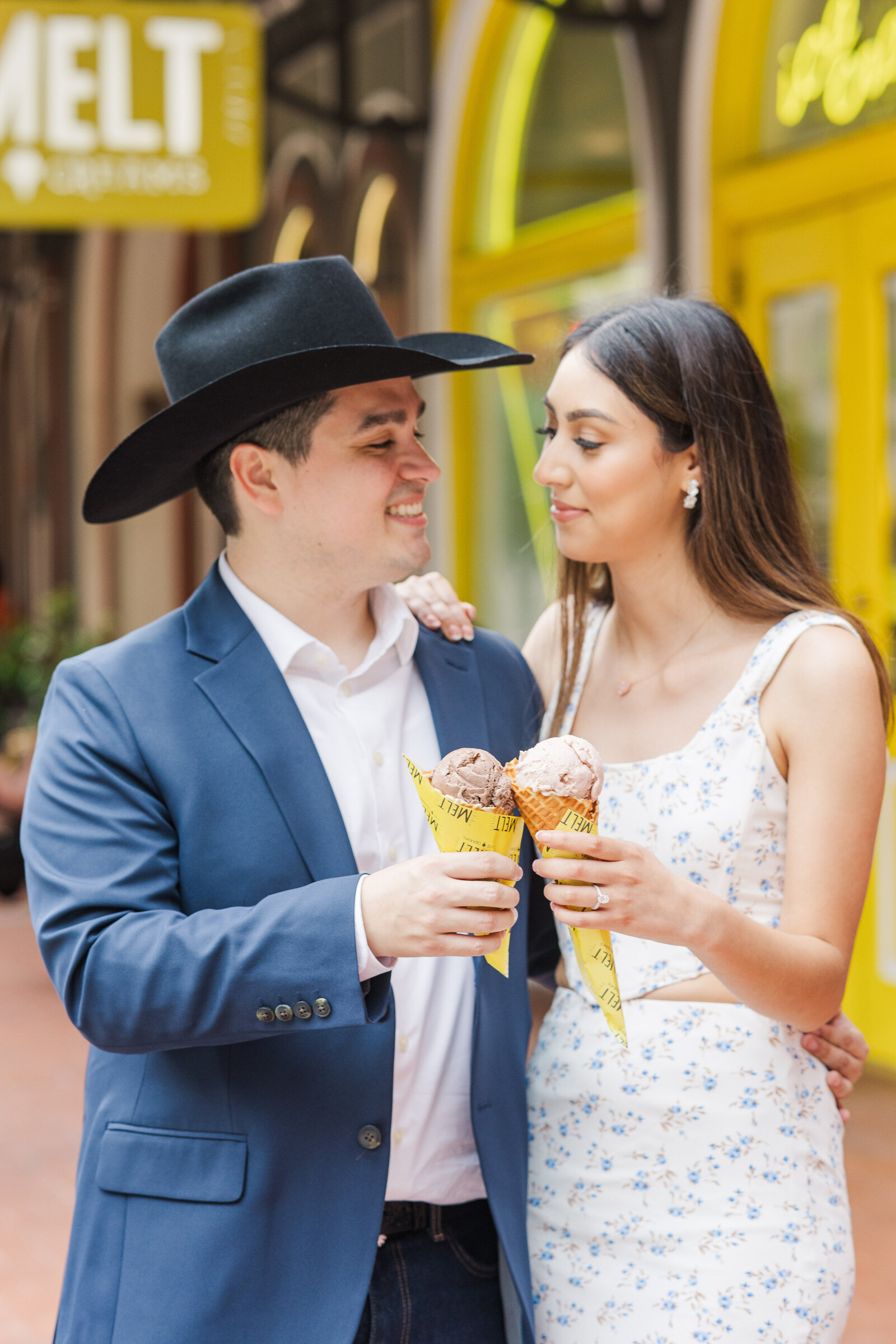 Outdoor-couple-photographer
