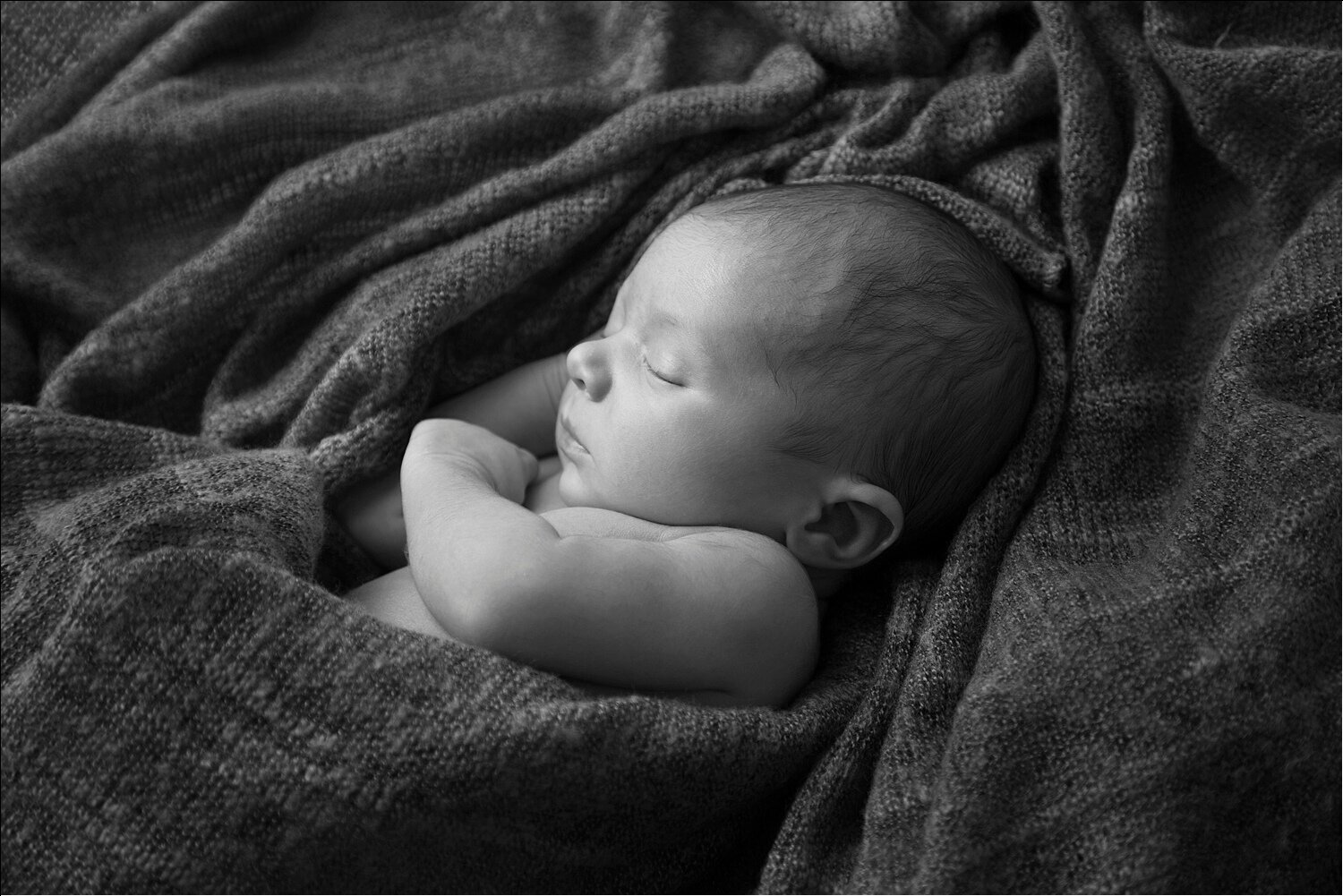 new-york-newborn-photographer-bw_036_WEB