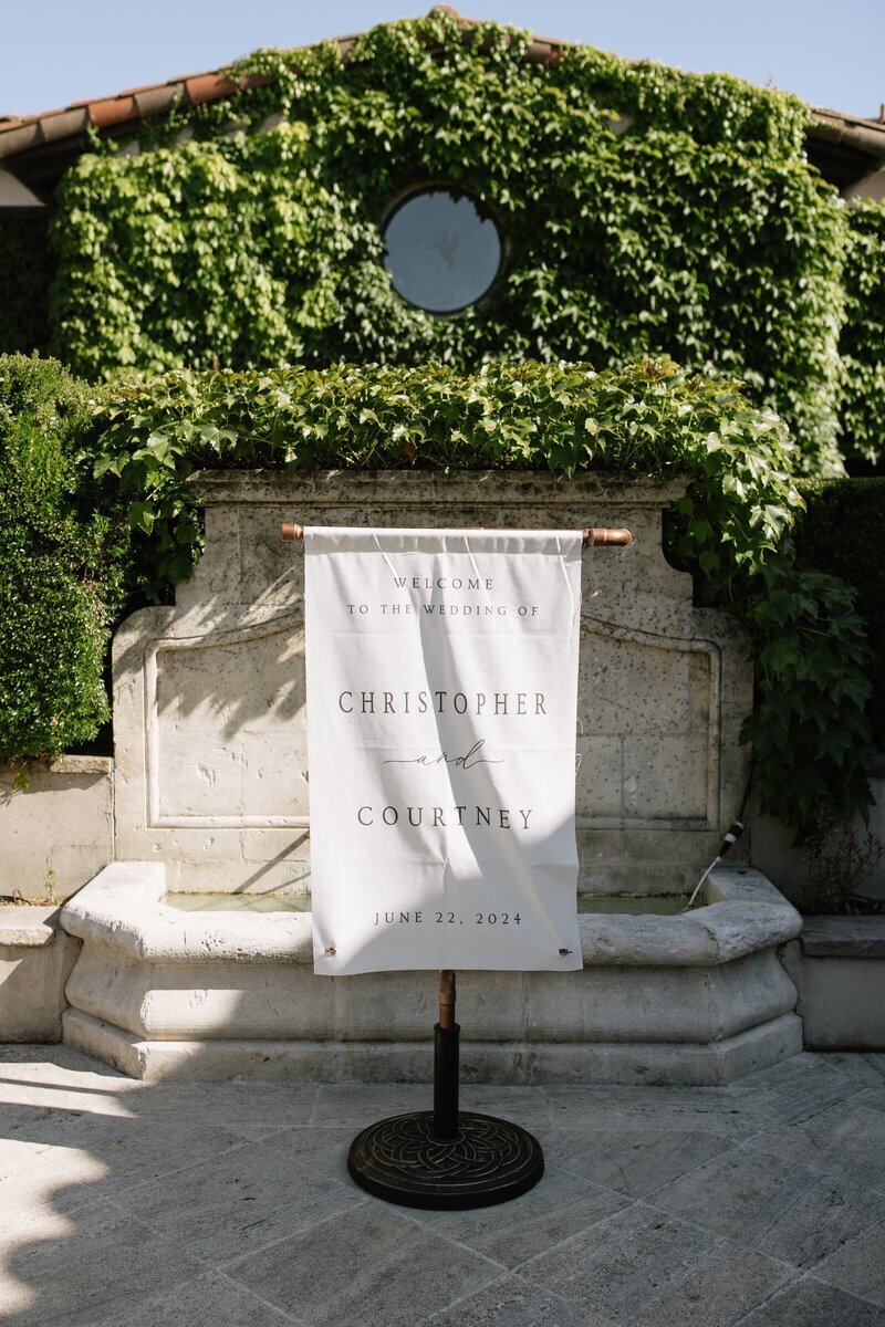 Wedding sign by washington elopement photographers
