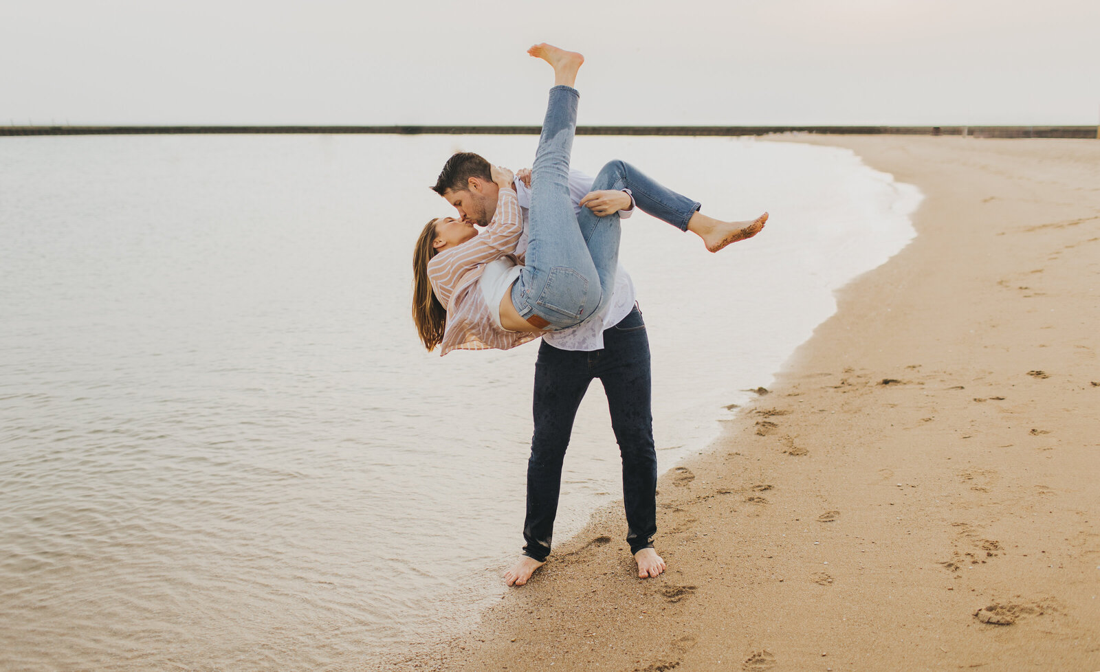 Chicago Lakefront Engagement Session_12