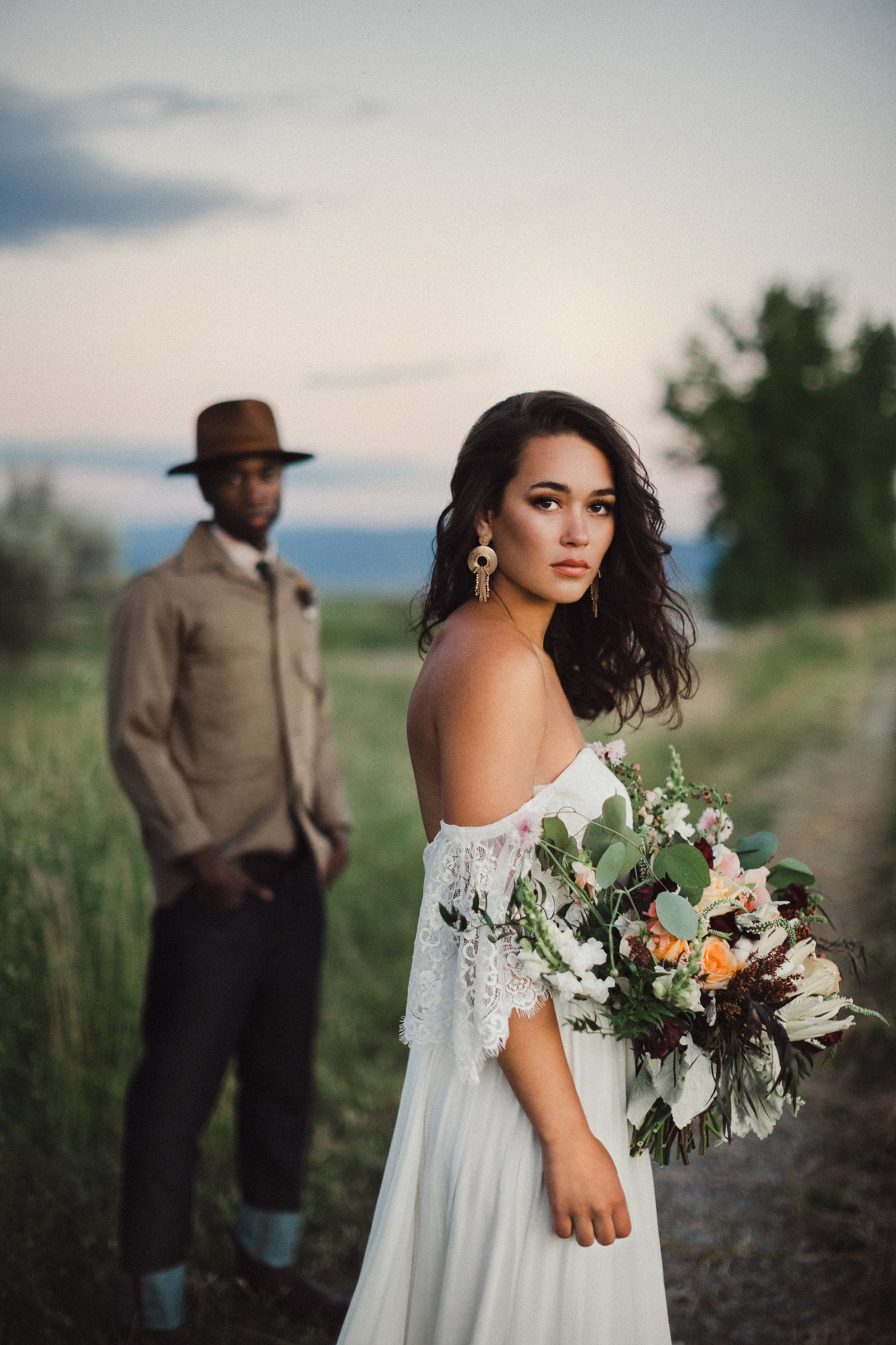Indie styled wedding shoot in Montana, photographed by Sweetwater.