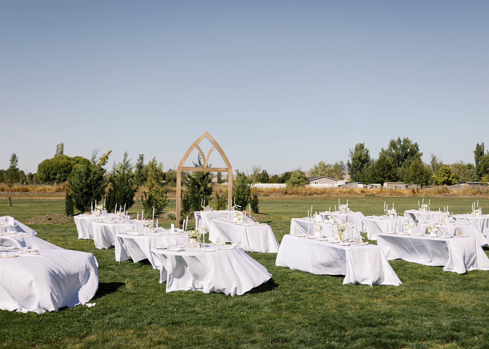 september-wedding-emmett-idaho-autumn-summer-black-tie-kayla-lucio-photo-castaneda-details-75