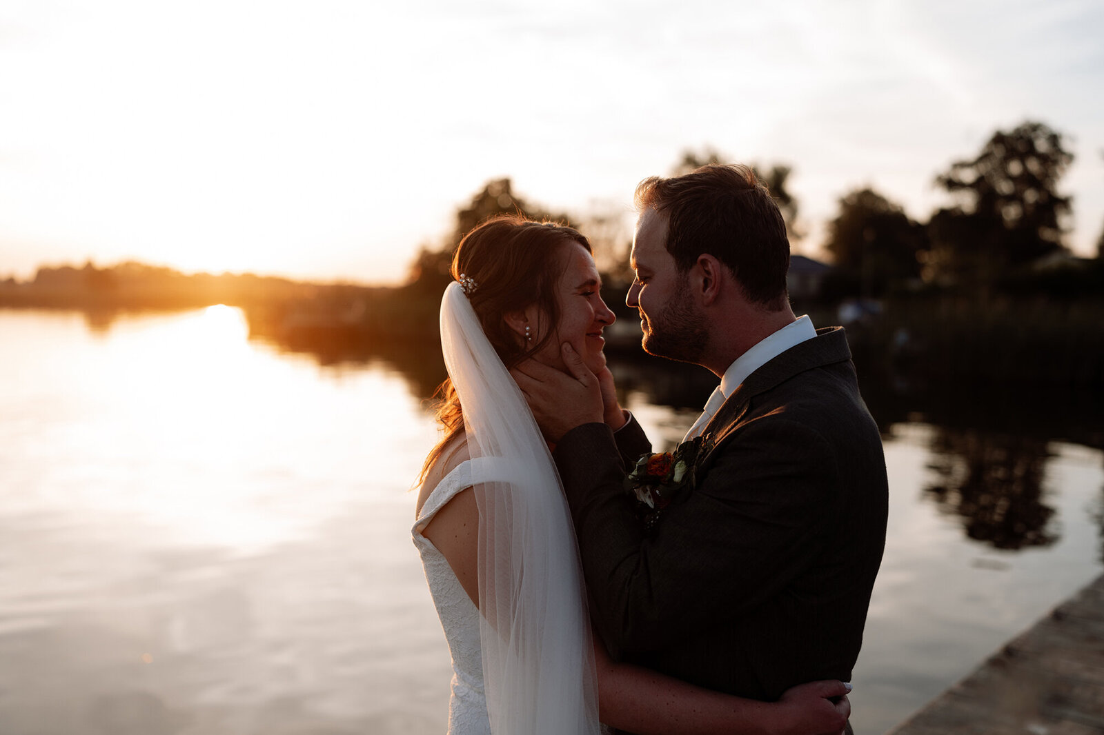 meike molenaar fotografie bruidspaar zonsondergang